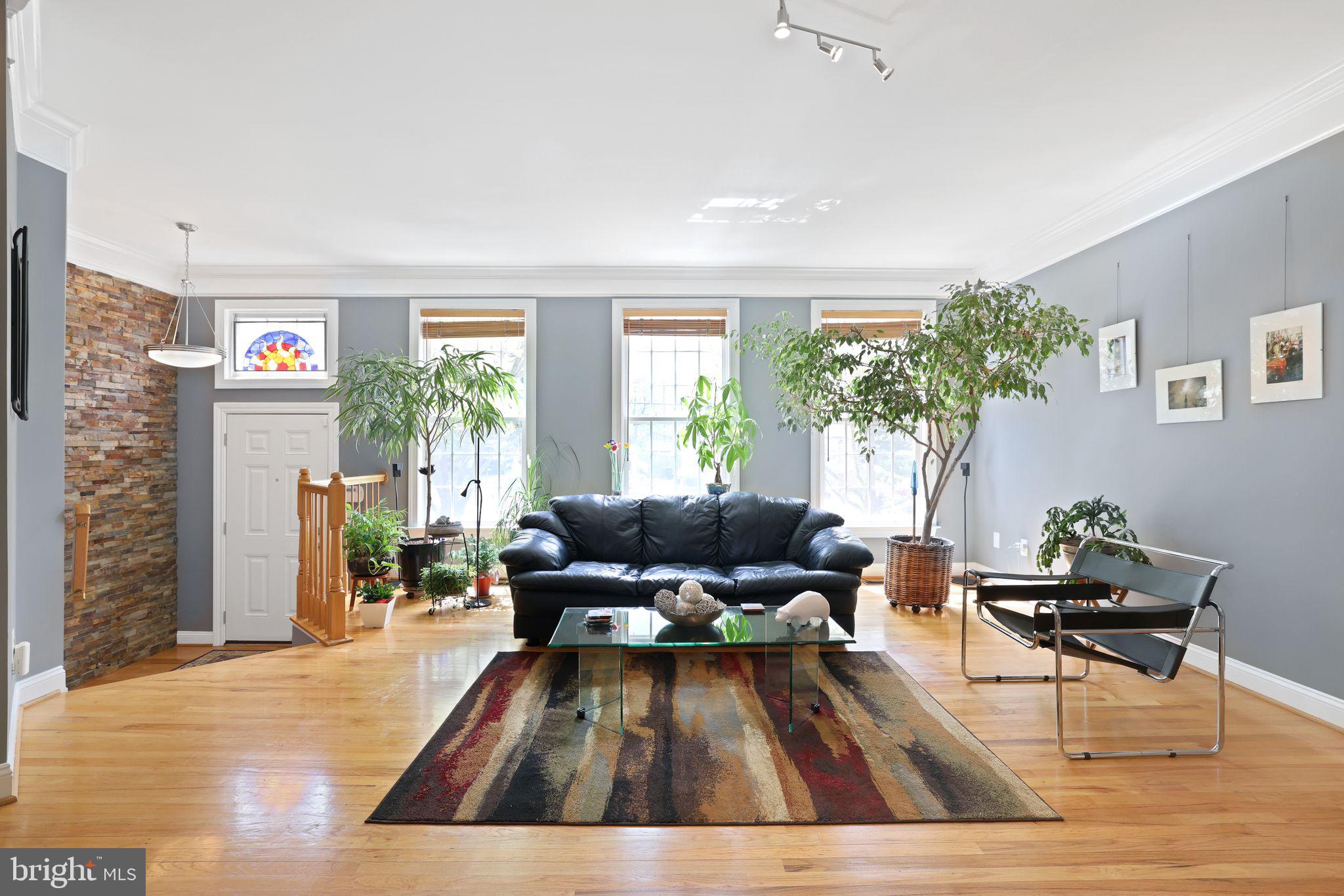 MEMORIAL HEIGHTS - Residential