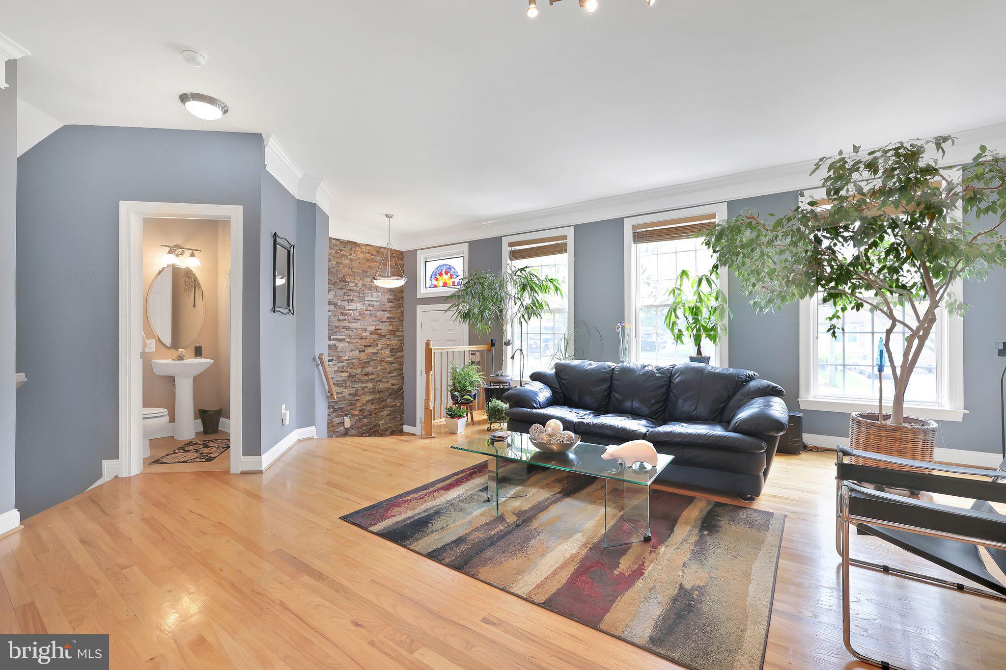 MEMORIAL HEIGHTS - Residential