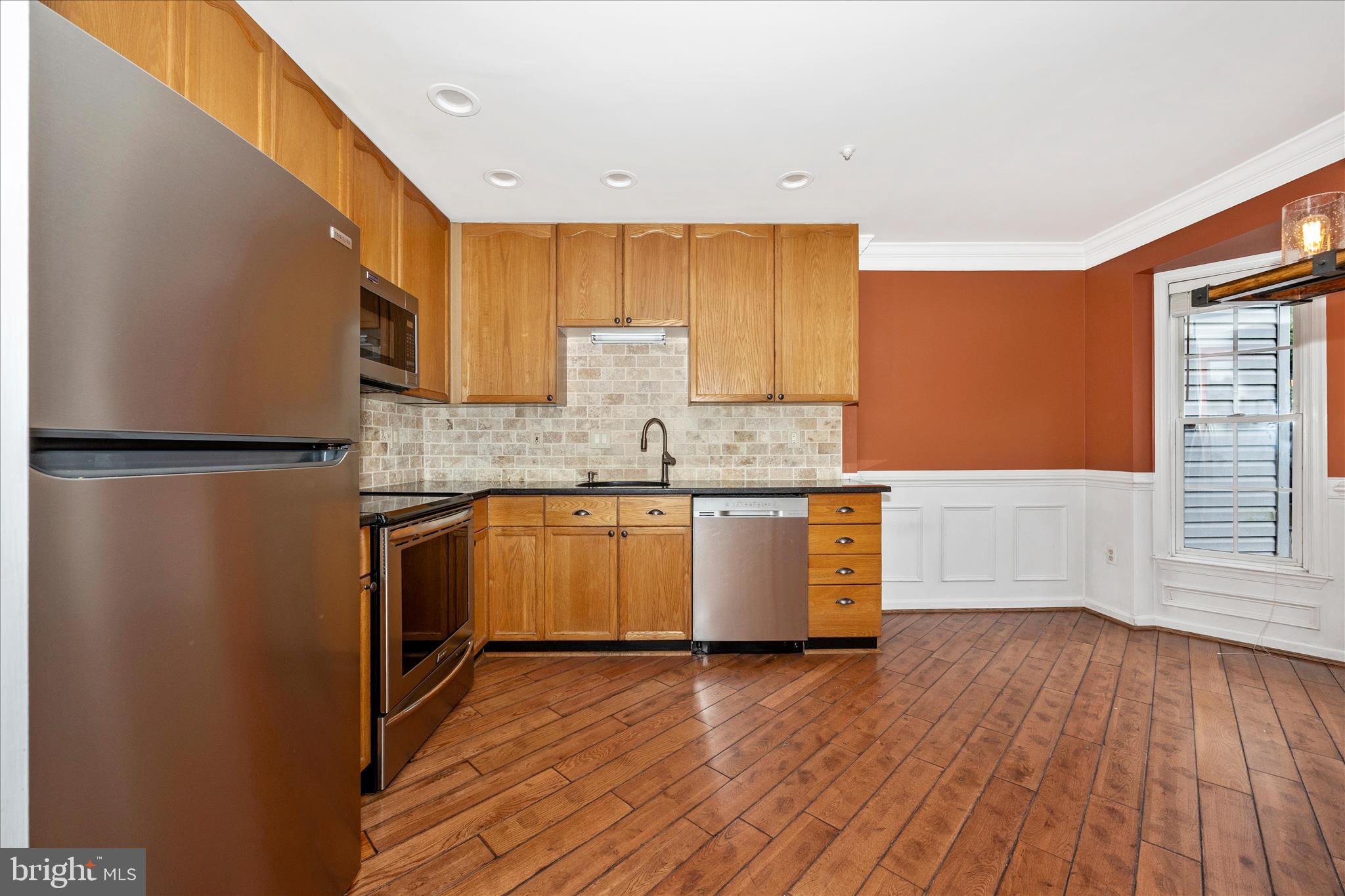 PARKVIEW MANOR - Residential
