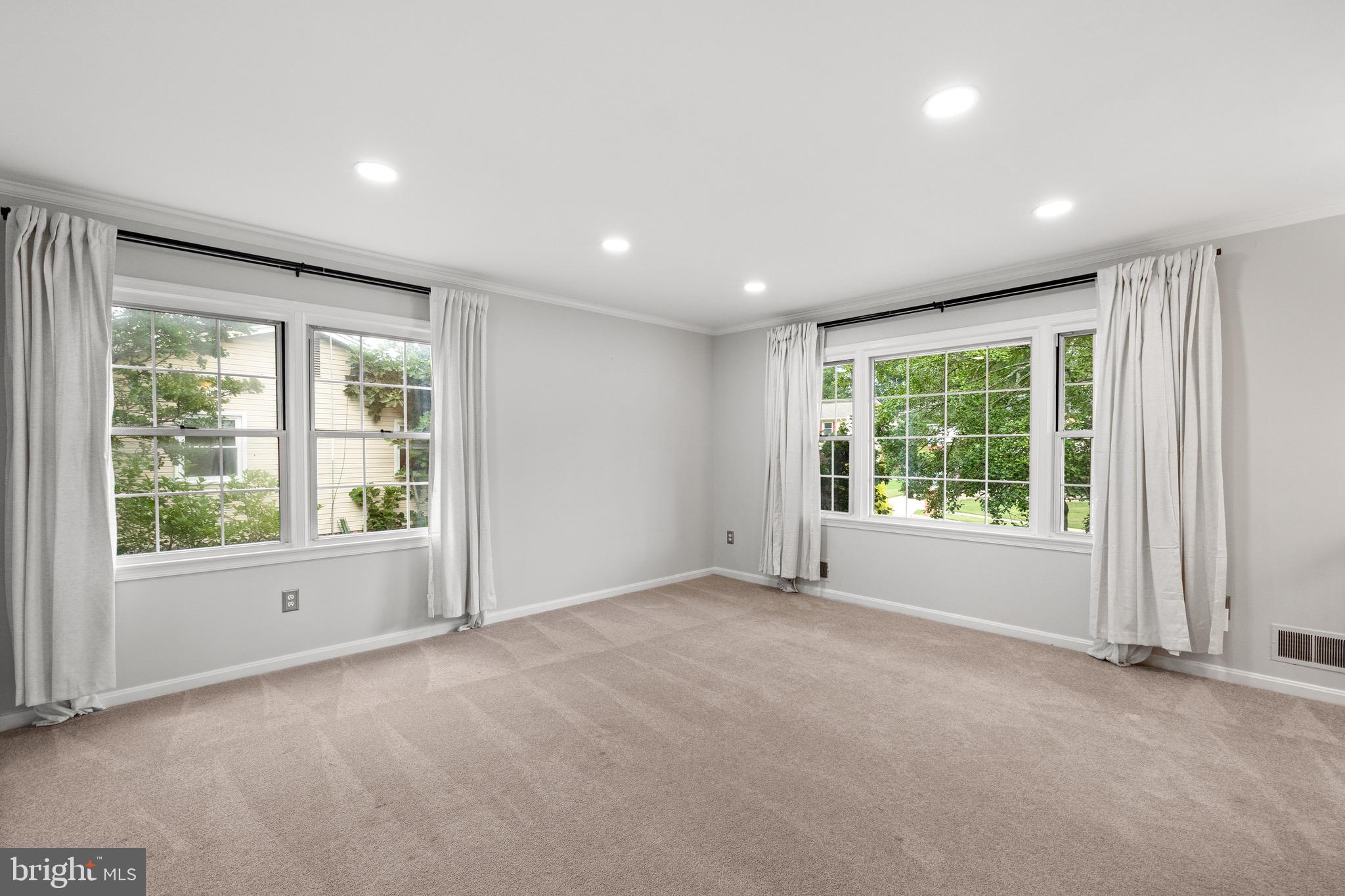 LAKE RIDGE - Residential Lease