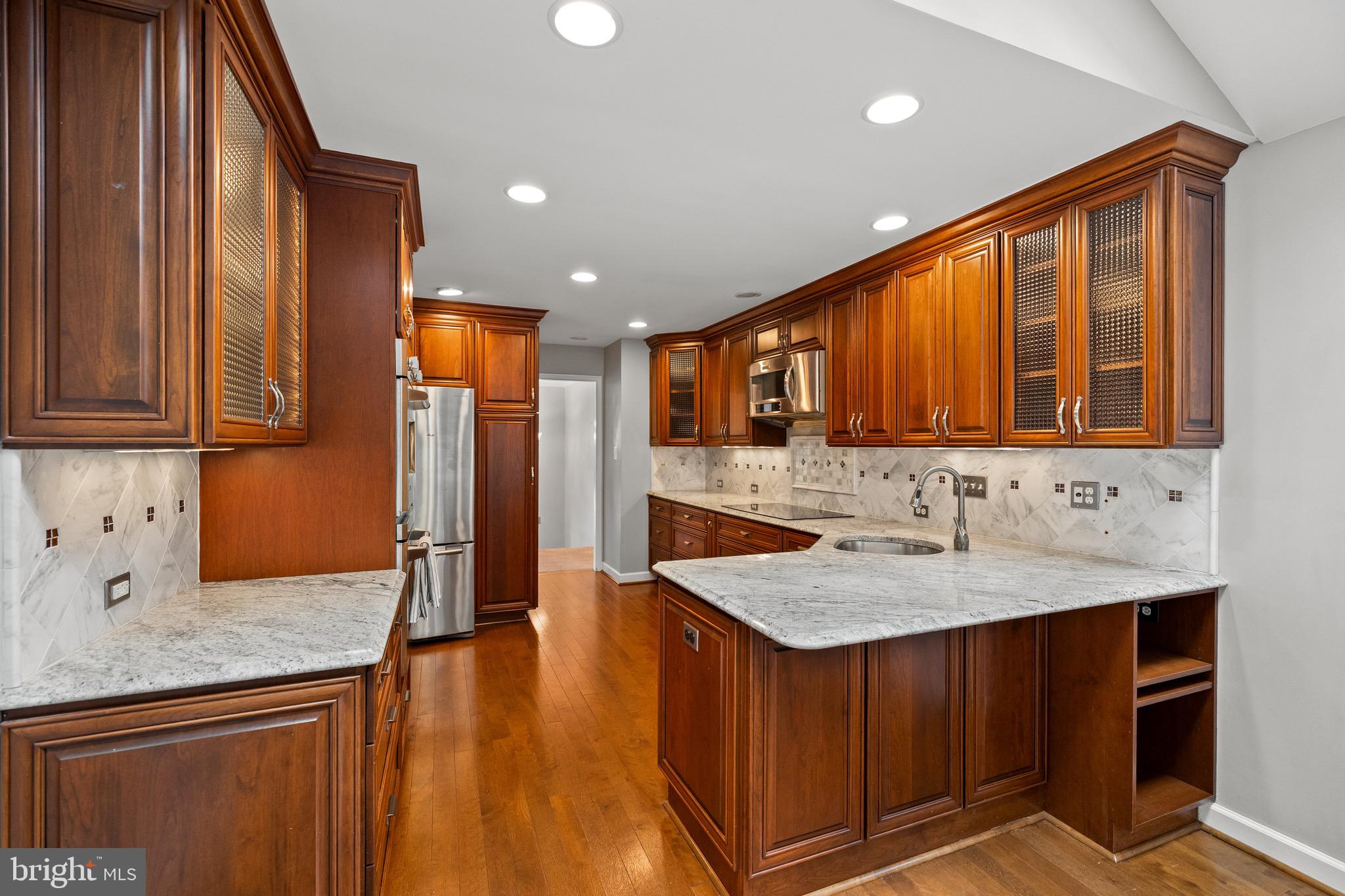 LAKE RIDGE - Residential Lease