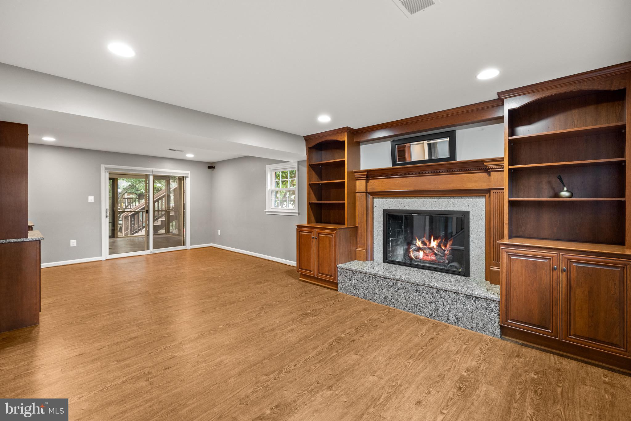 LAKE RIDGE - Residential Lease