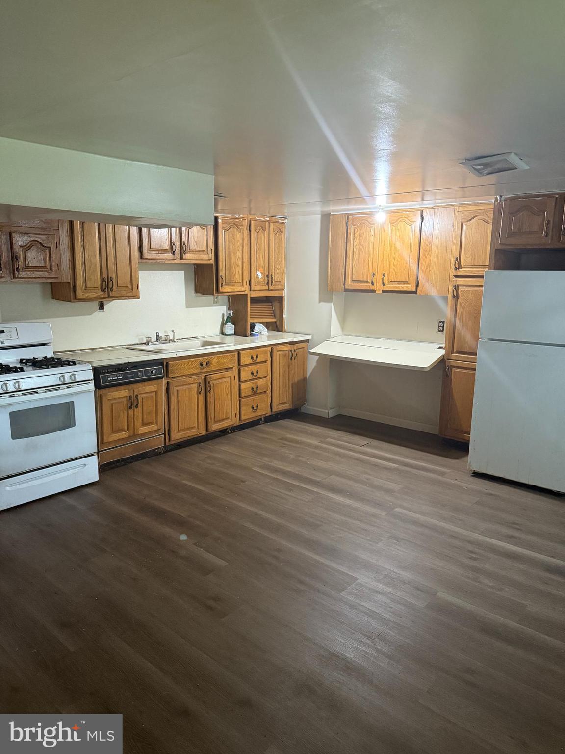 ELMWOOD PARK - Residential