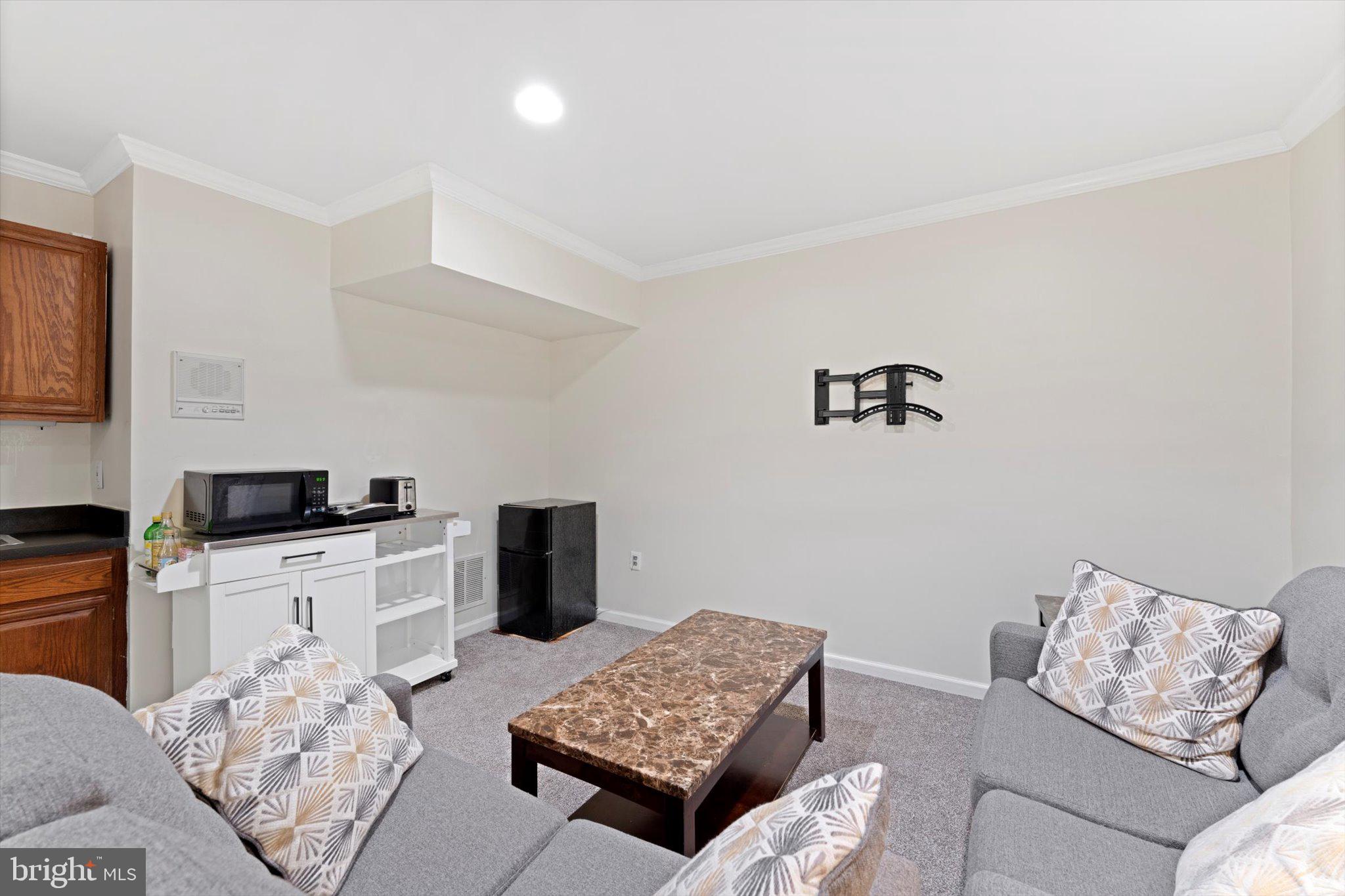 HUNTINGTON AT MT VERNON - Residential