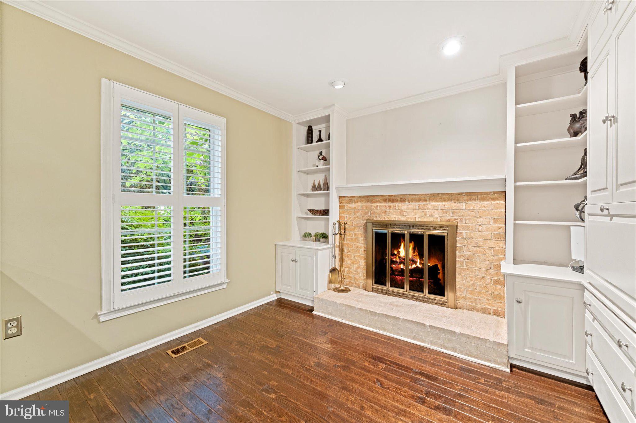 HUNTINGTON AT MT VERNON - Residential