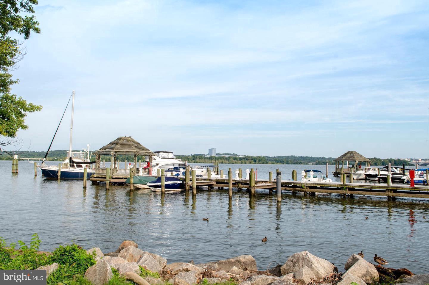 HUNTINGTON AT MT VERNON - Residential