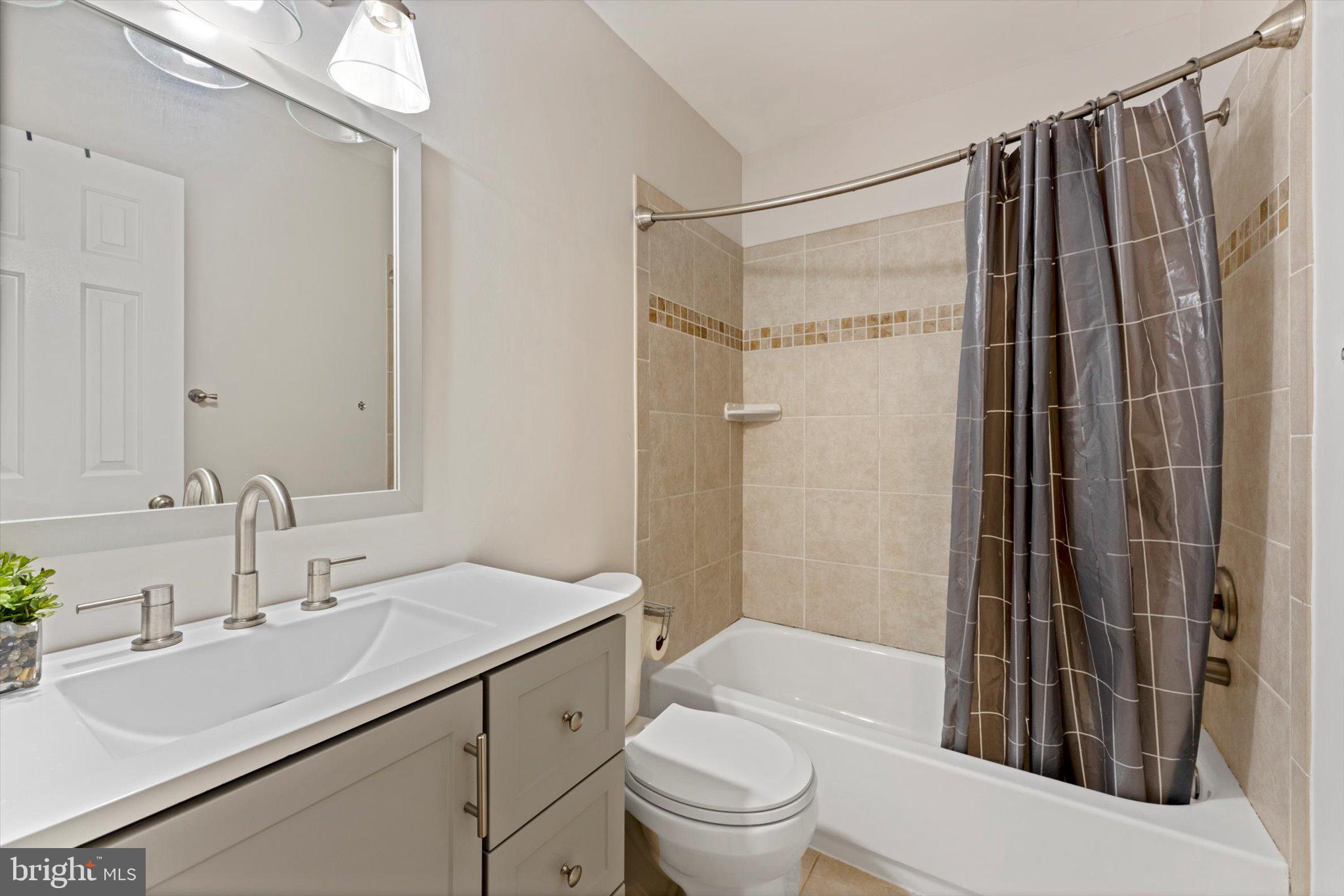 HUNTINGTON AT MT VERNON - Residential