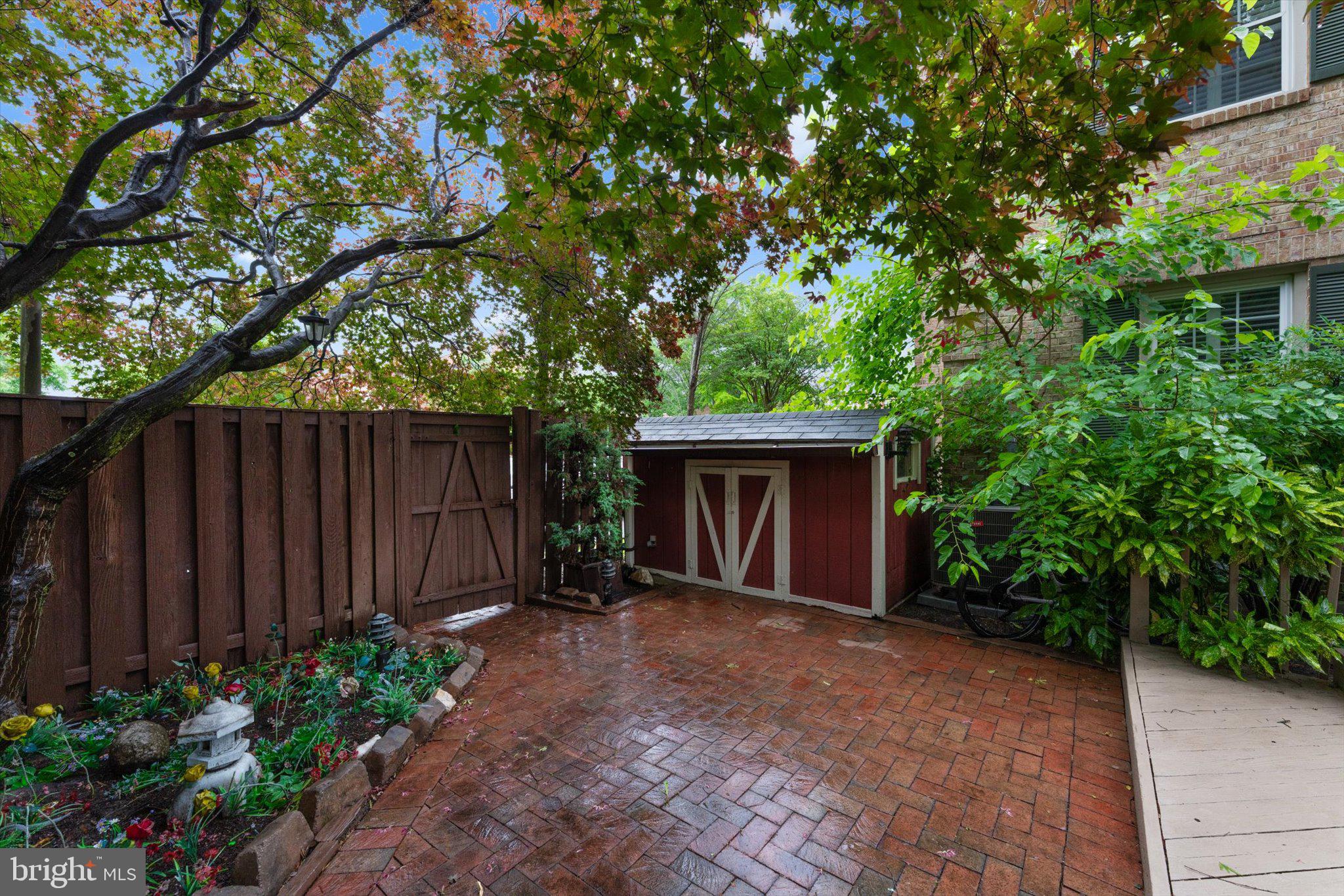 HUNTINGTON AT MT VERNON - Residential