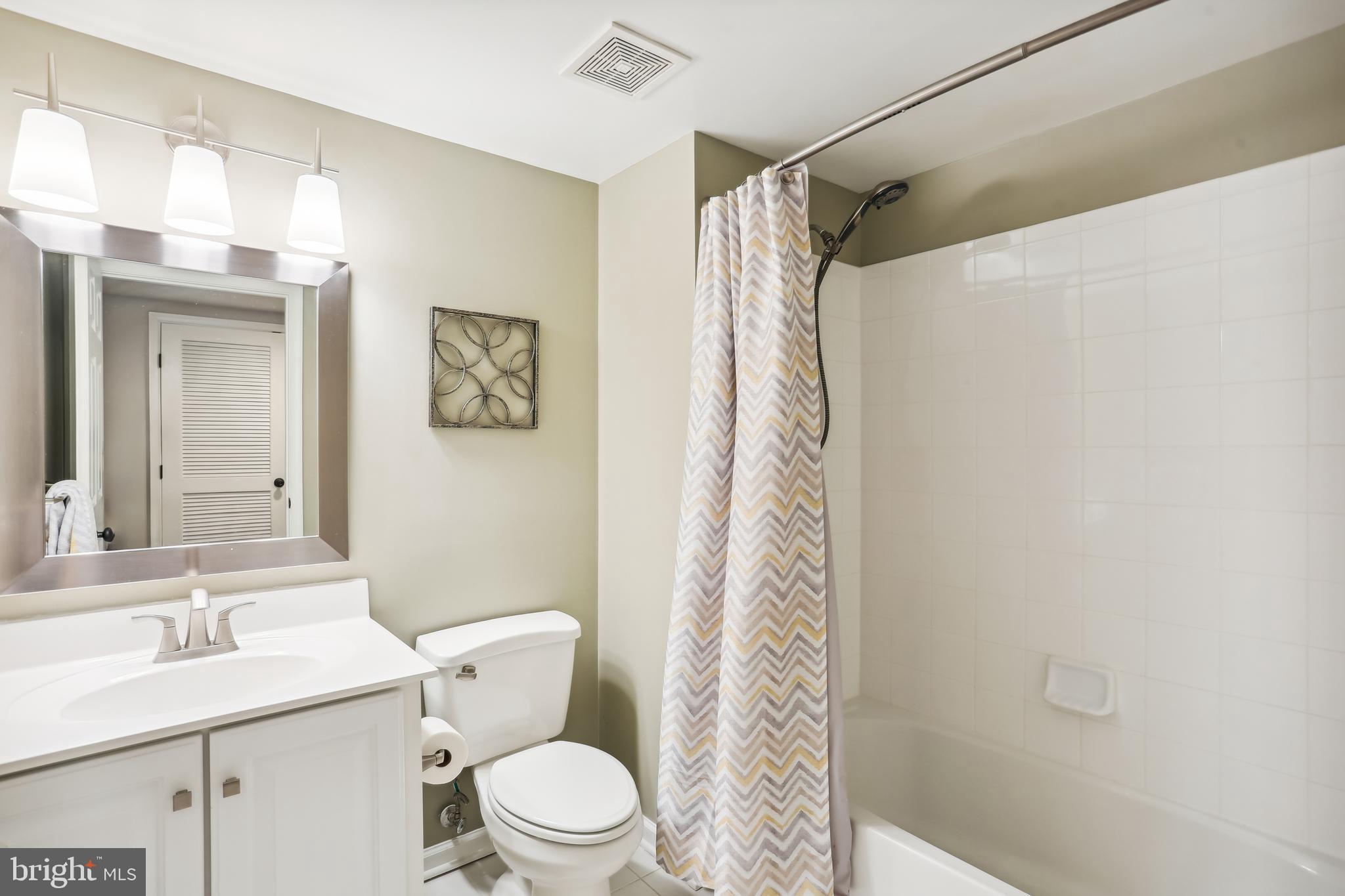 LAKELANDS - Residential