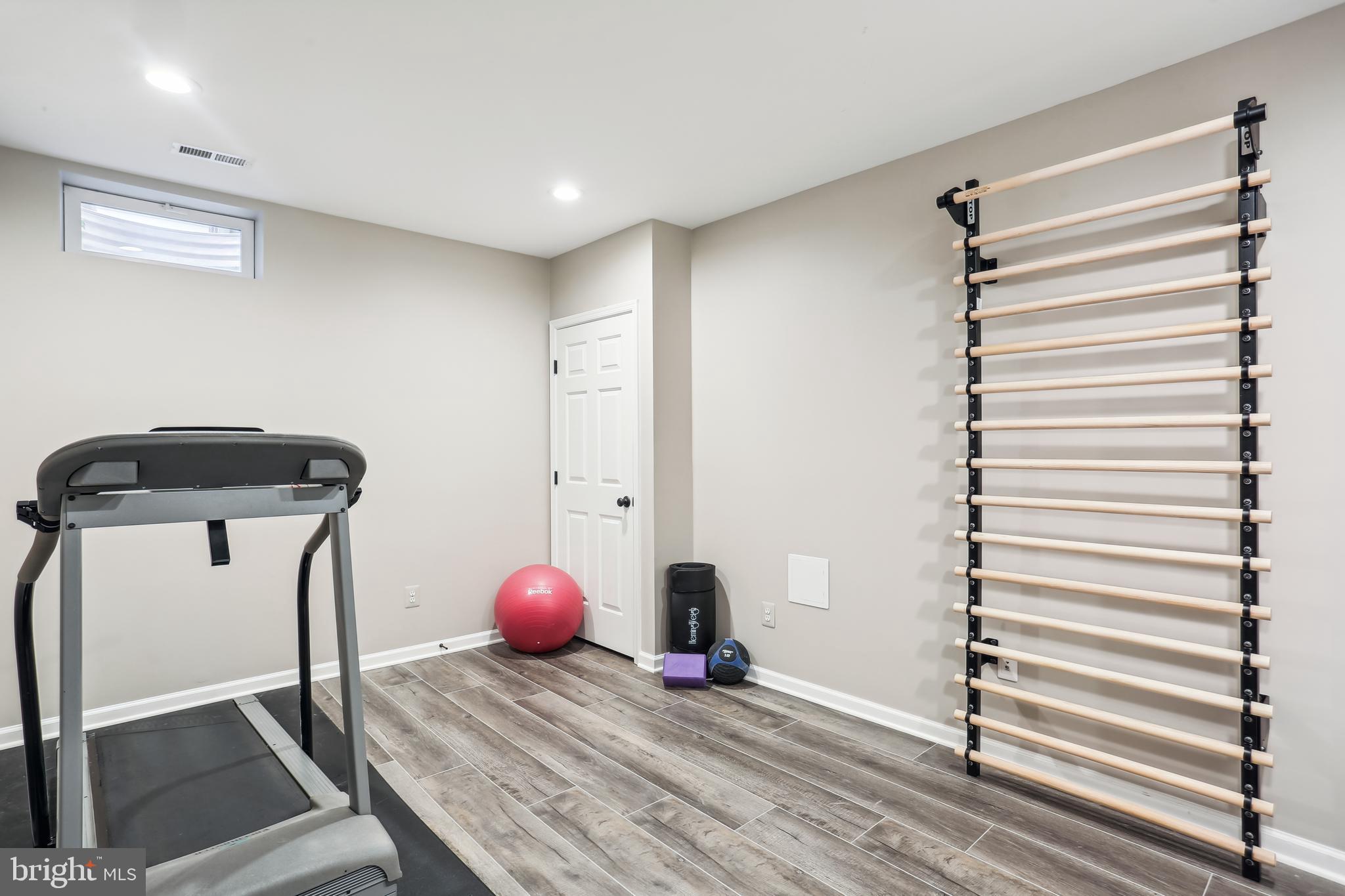 LAKELANDS - Residential