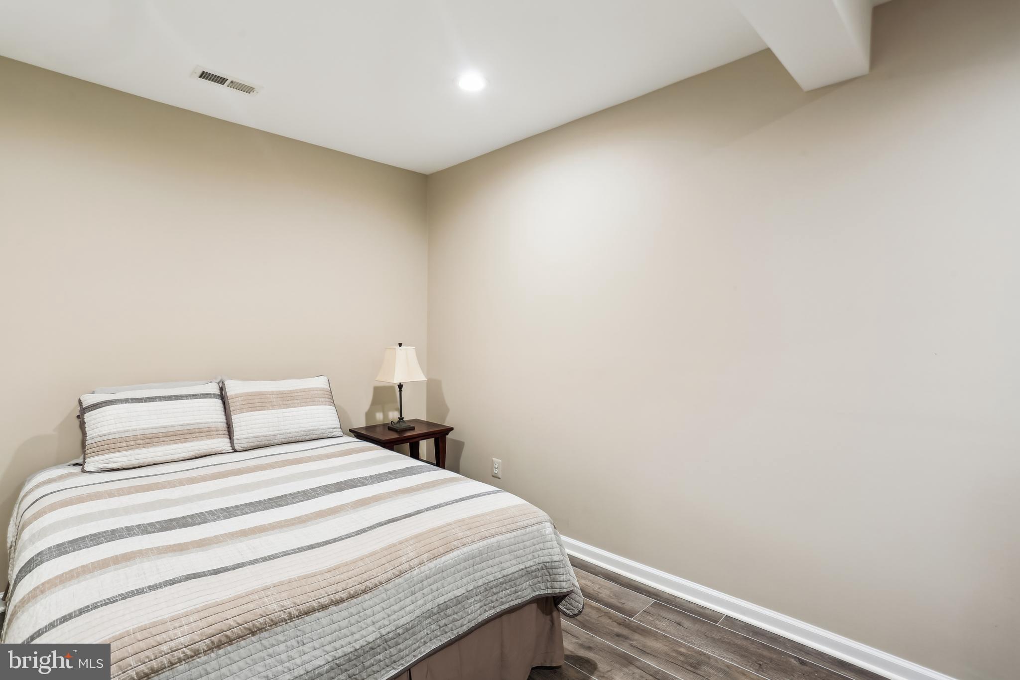 LAKELANDS - Residential