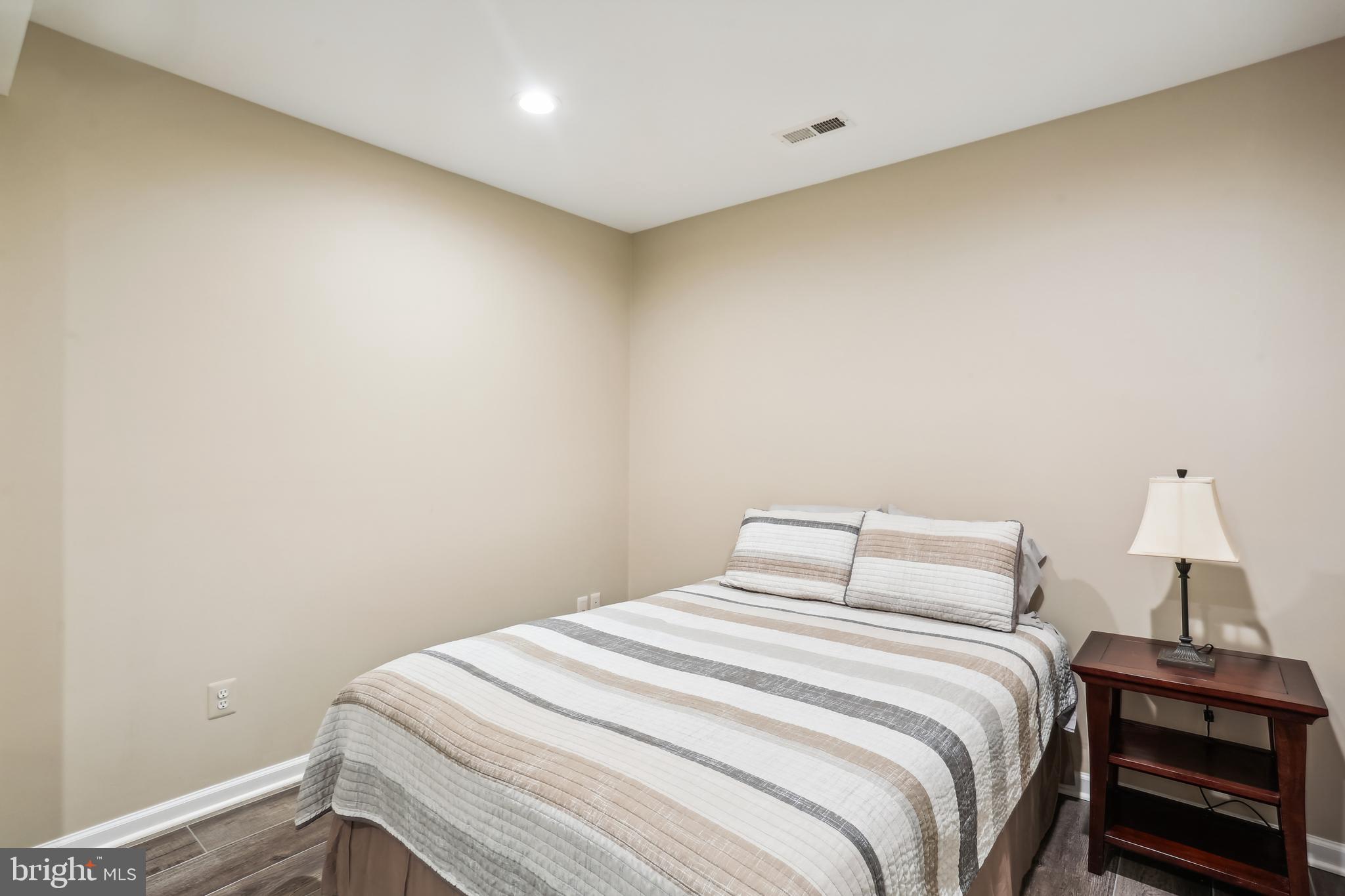 LAKELANDS - Residential