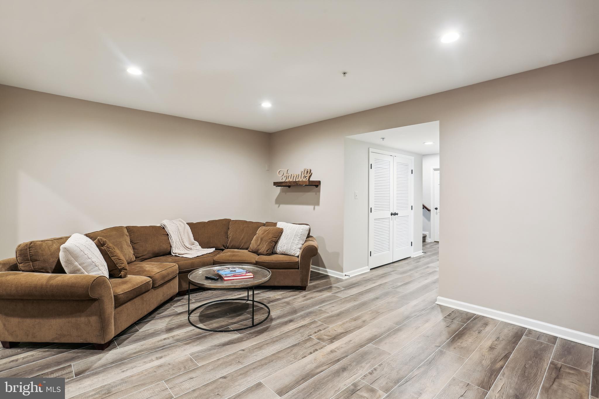 LAKELANDS - Residential