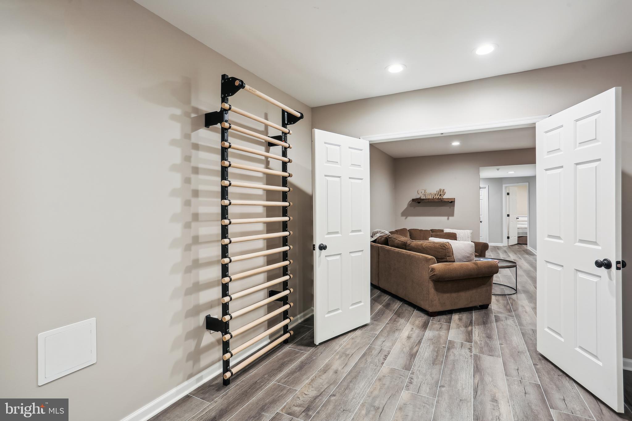 LAKELANDS - Residential