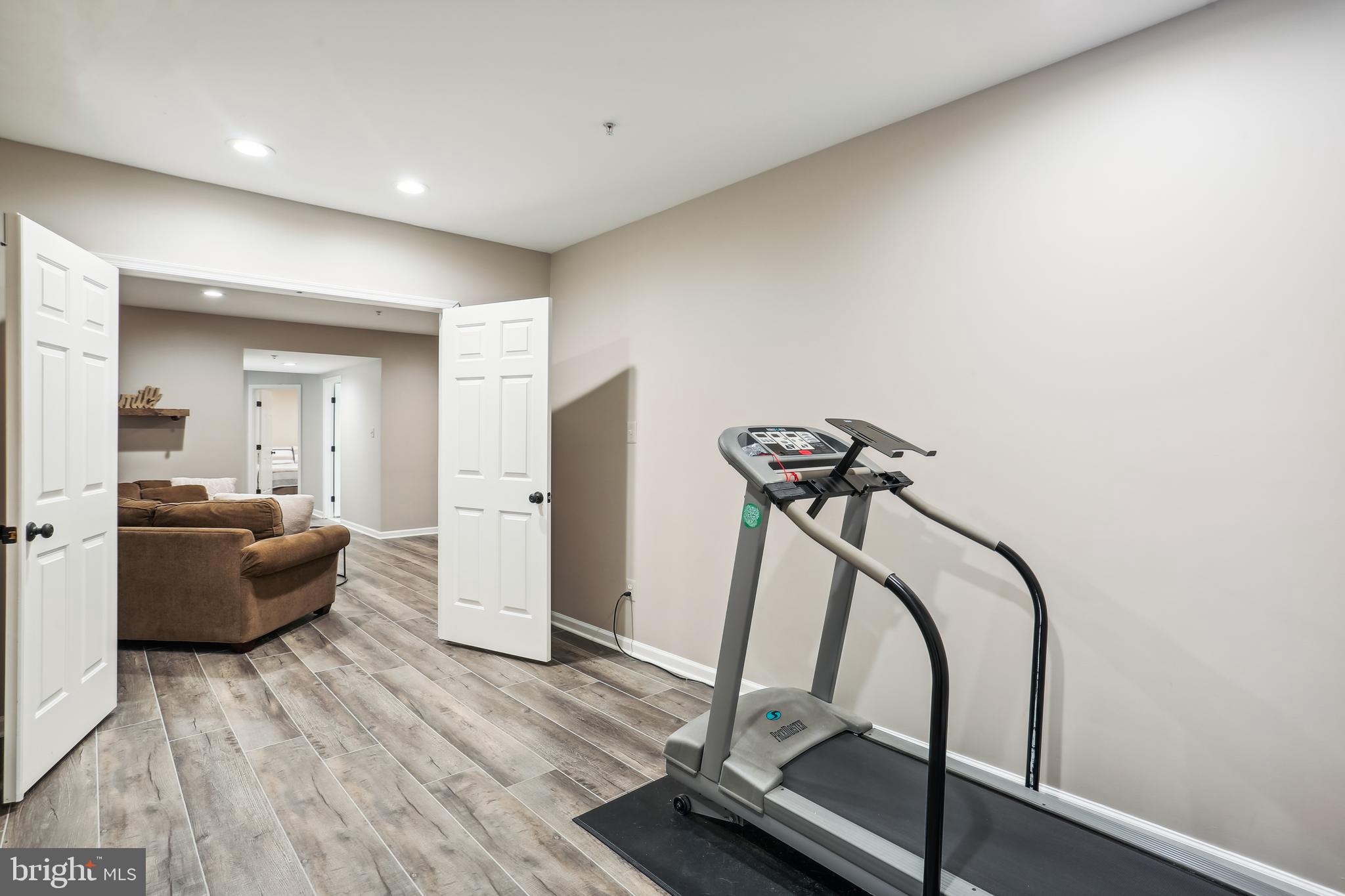 LAKELANDS - Residential