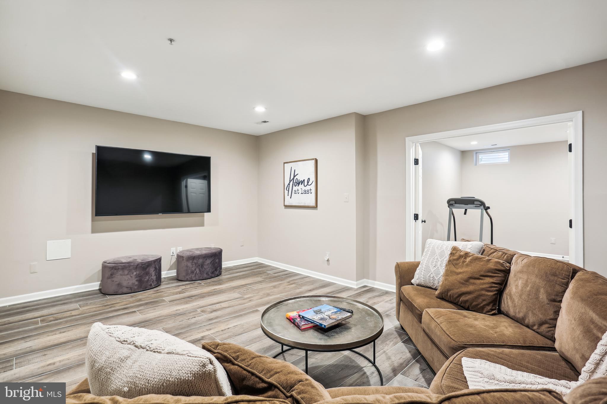 LAKELANDS - Residential