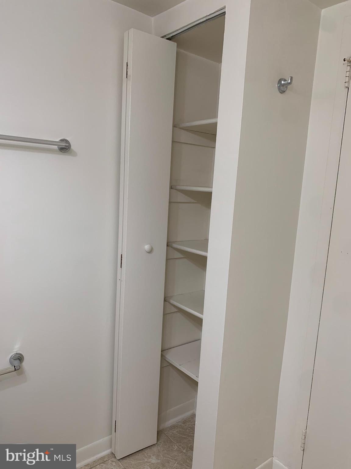 TREETOP CONDO - Residential