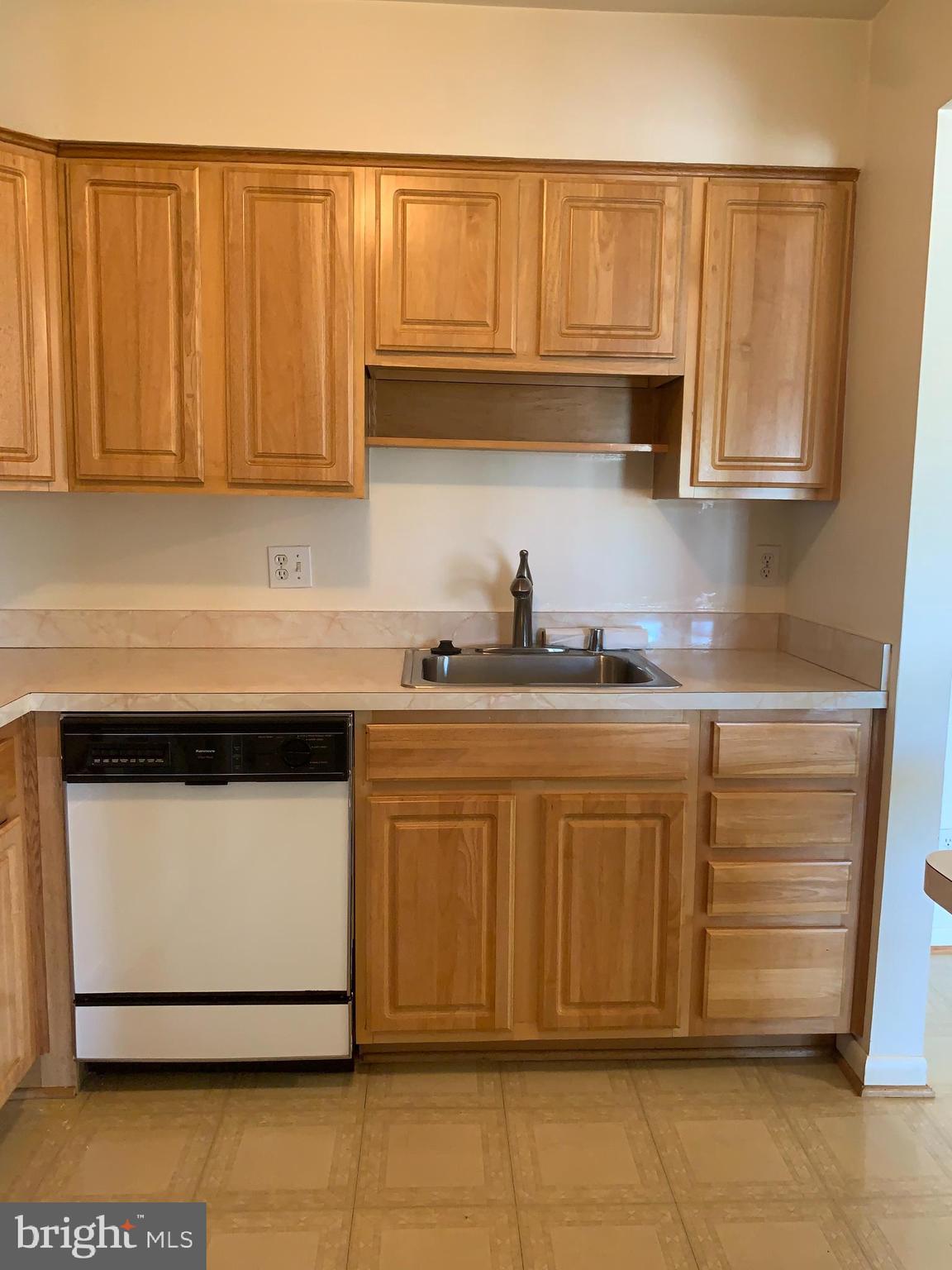 TREETOP CONDO - Residential