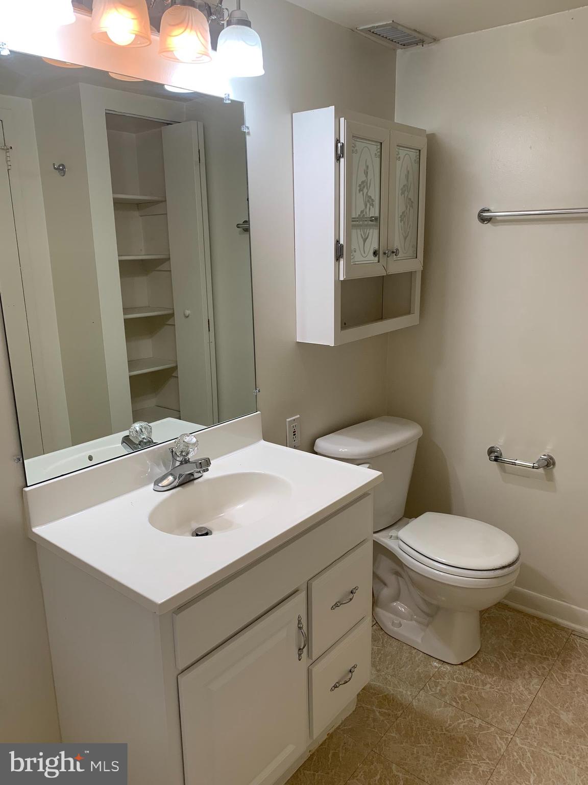 TREETOP CONDO - Residential