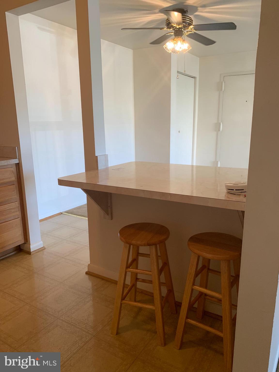 TREETOP CONDO - Residential