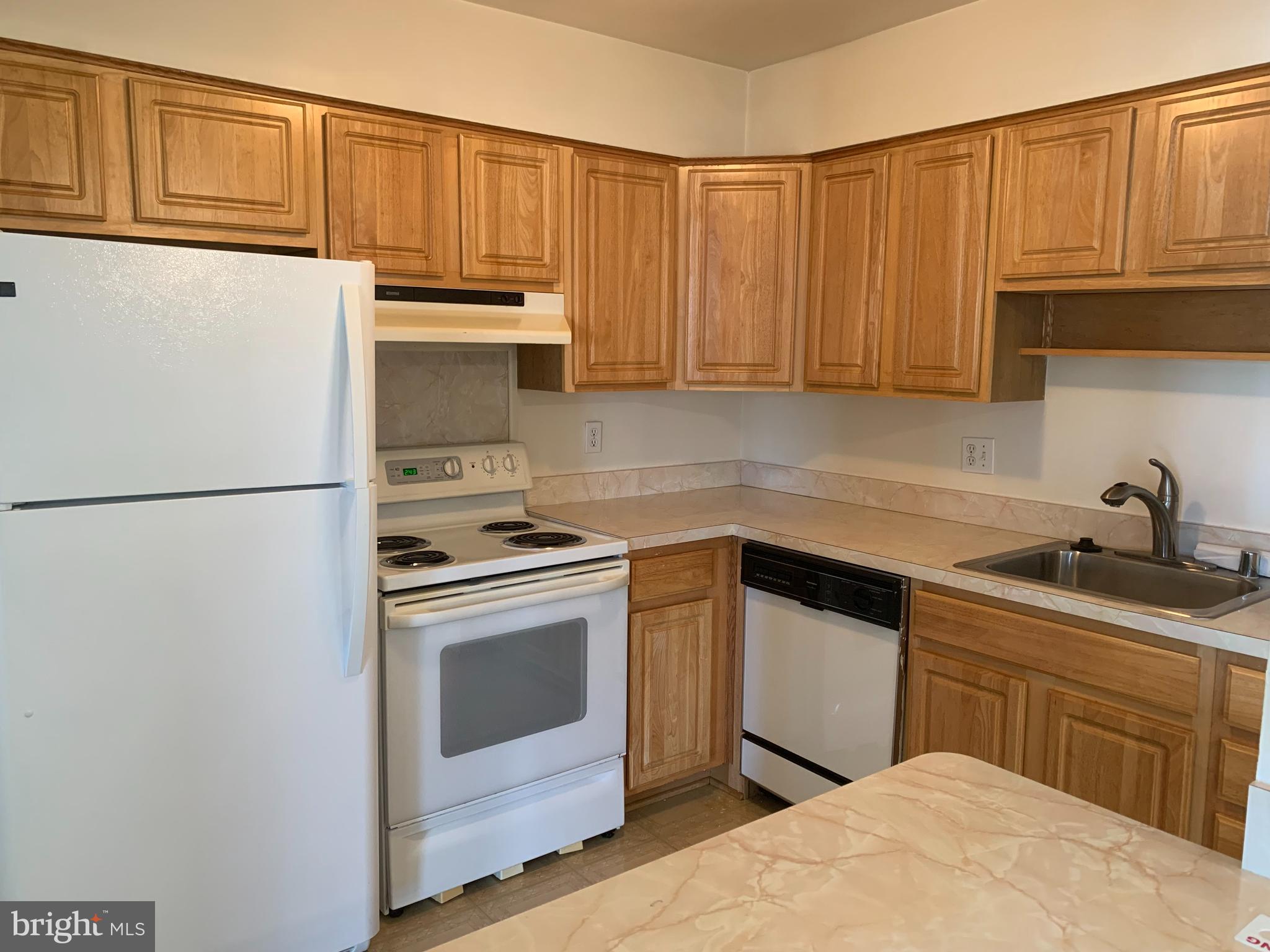 TREETOP CONDO - Residential