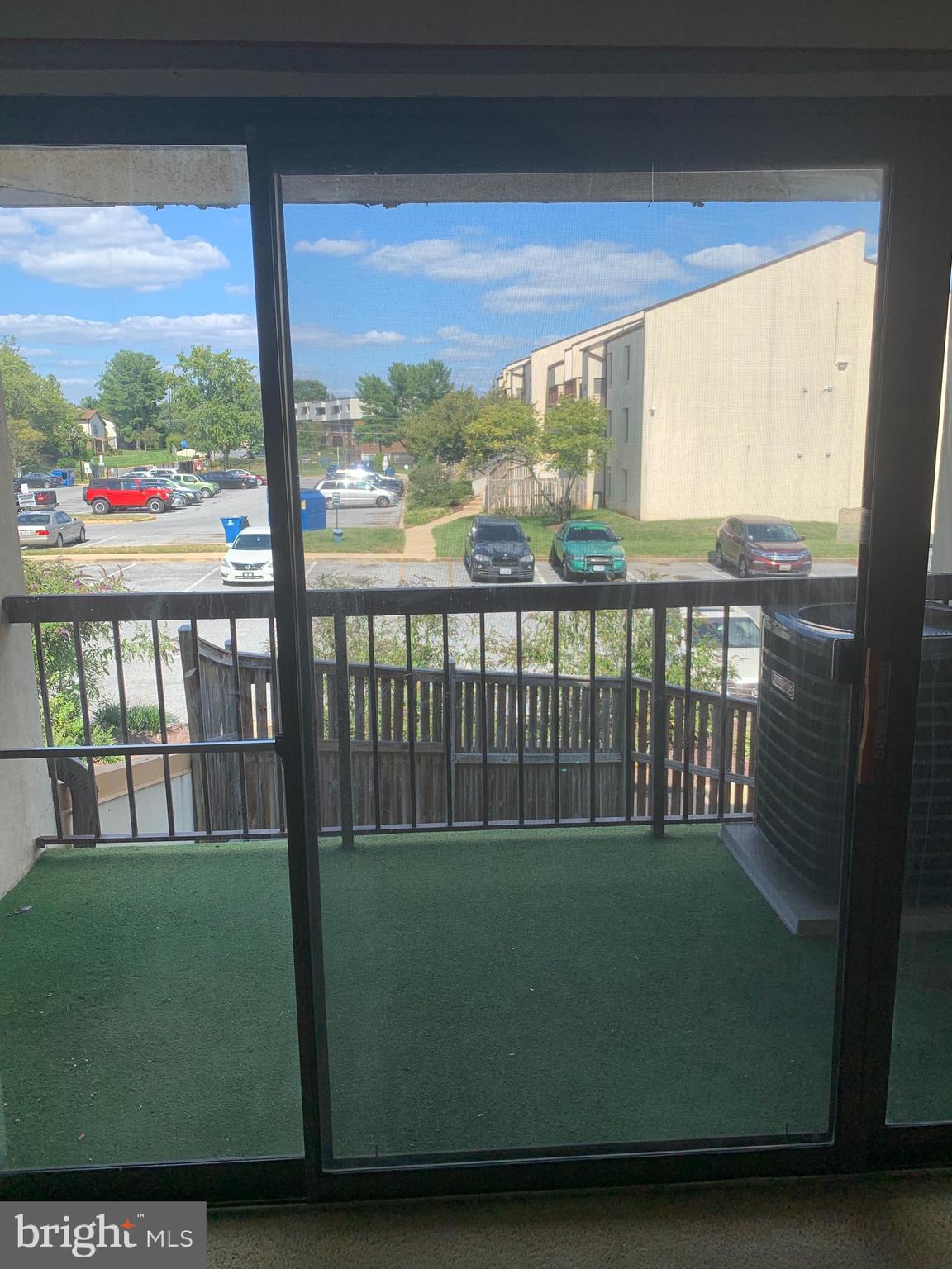 TREETOP CONDO - Residential