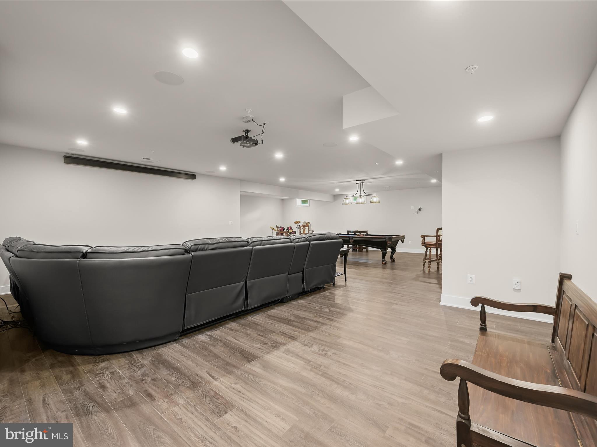 WILLOWCREEK - Residential