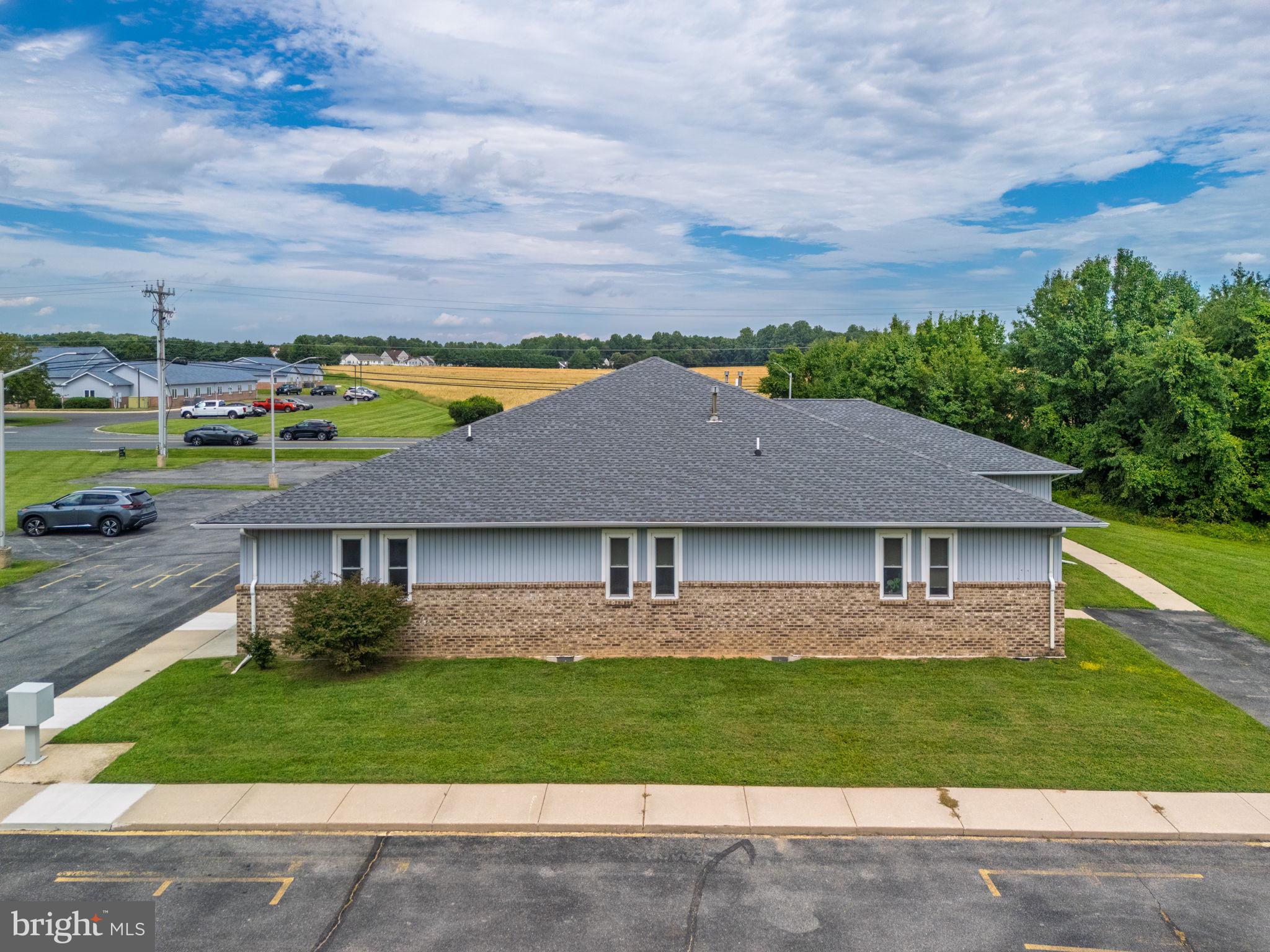 800 AIRPORT ROAD