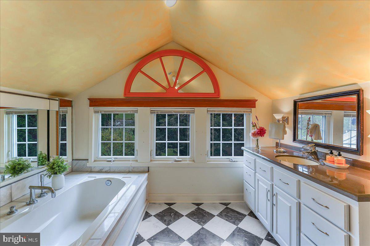ANDREWS BRIDGE - Residential