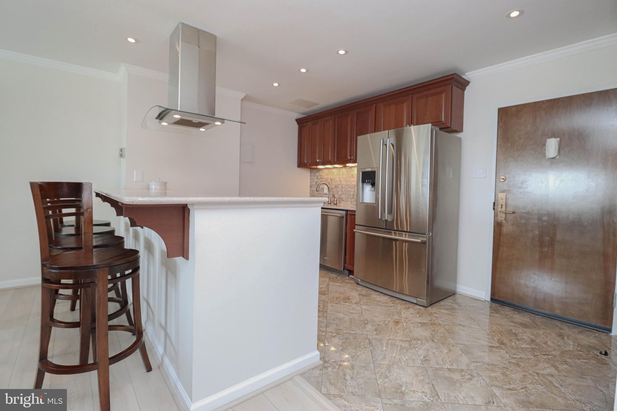 1435 4TH STREET SW B815