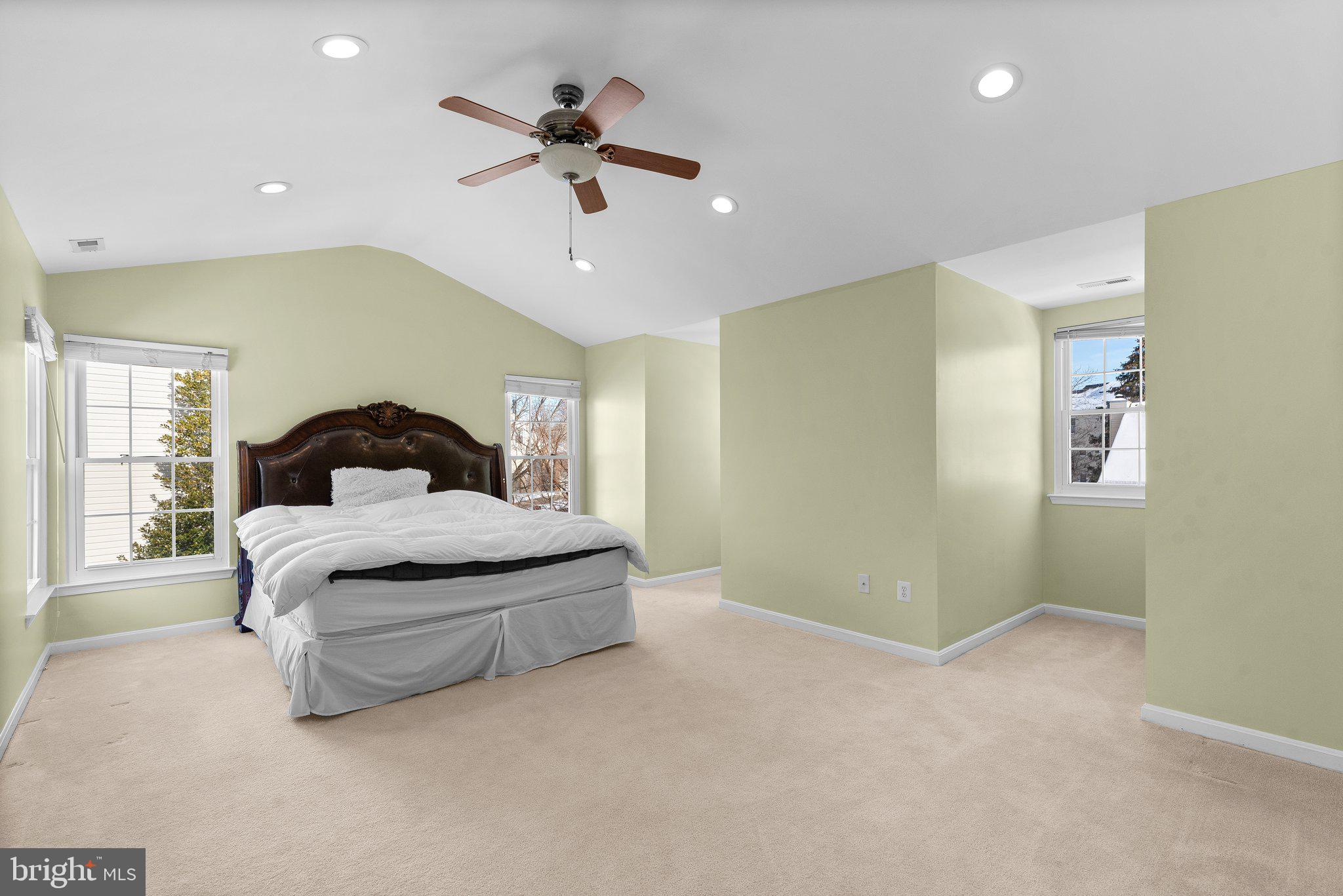 KINGS SQUARE - Residential