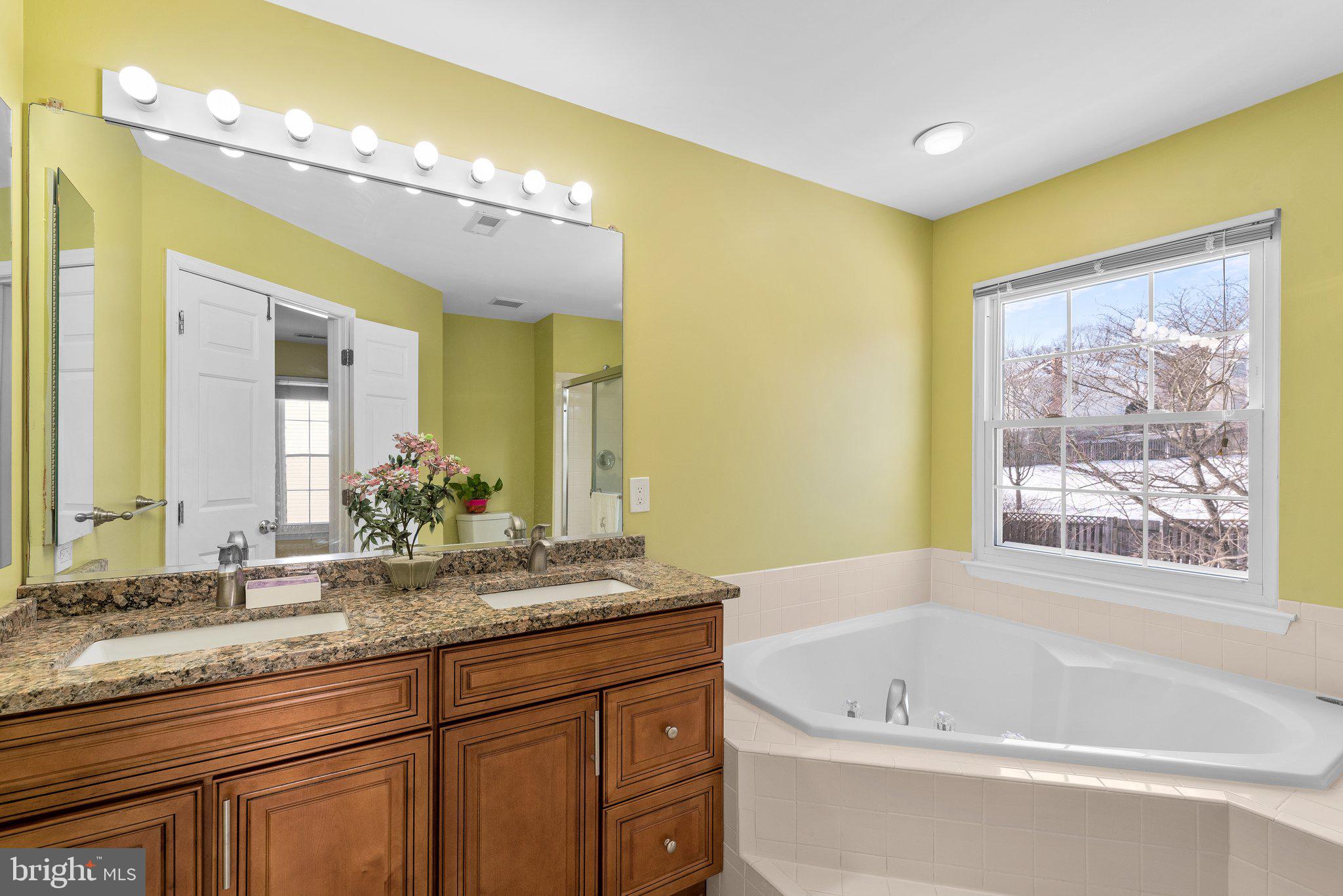 KINGS SQUARE - Residential