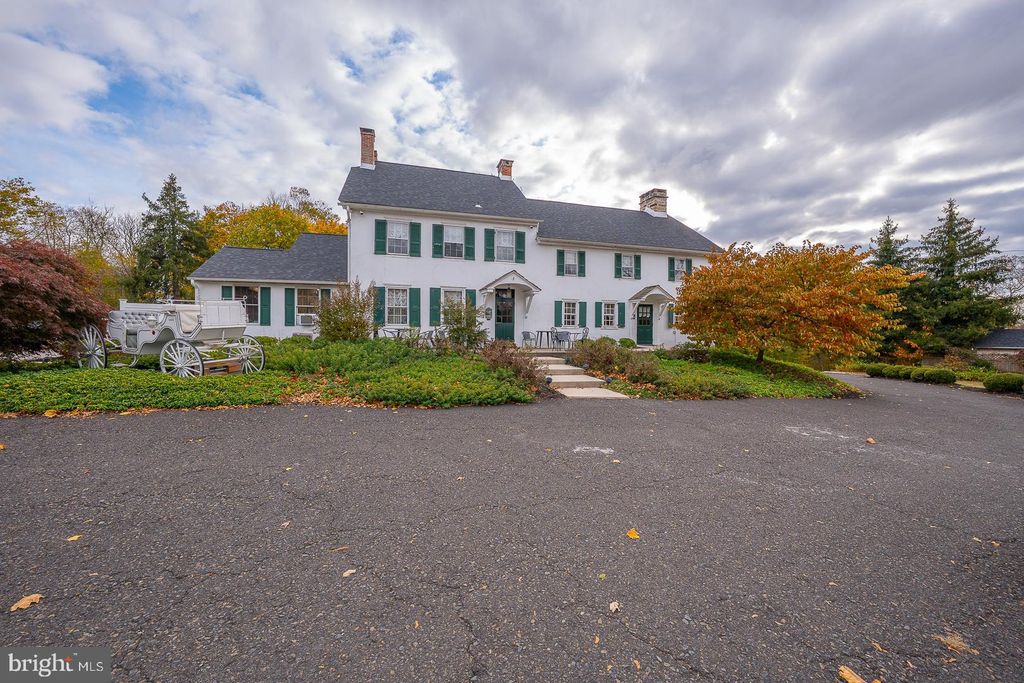 Photo of 136 E Butler Avenue, CHALFONT, PA 18914 (MLS # PABU2109508)