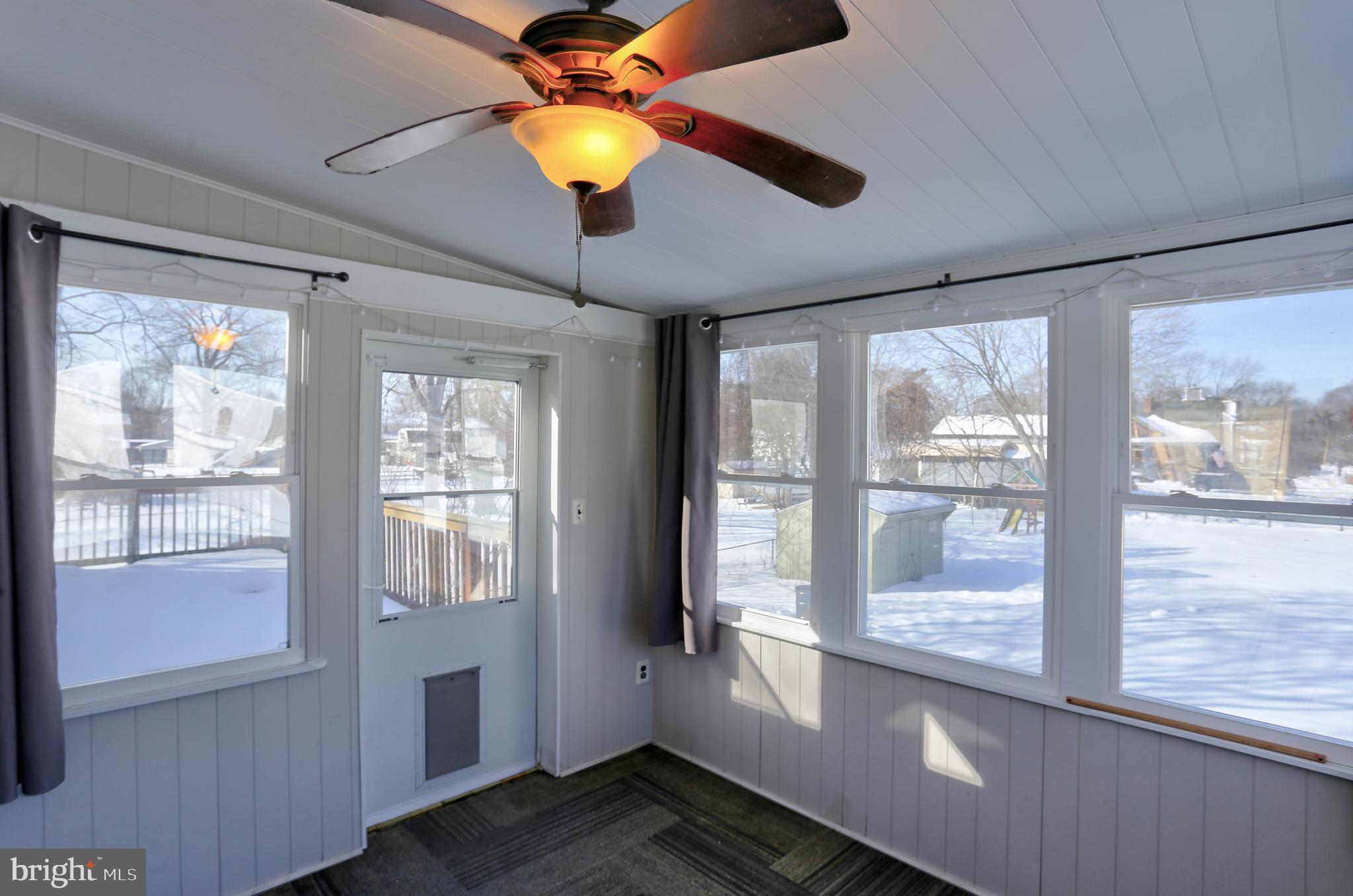 SHORELAND - Residential