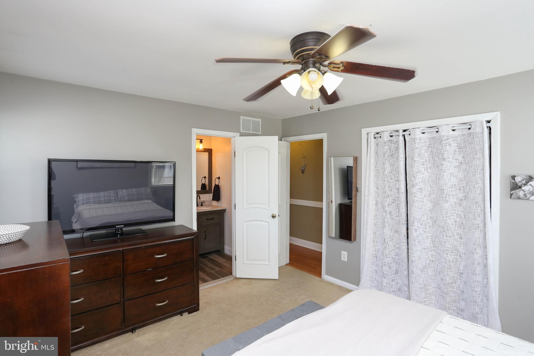 SHORELAND - Residential