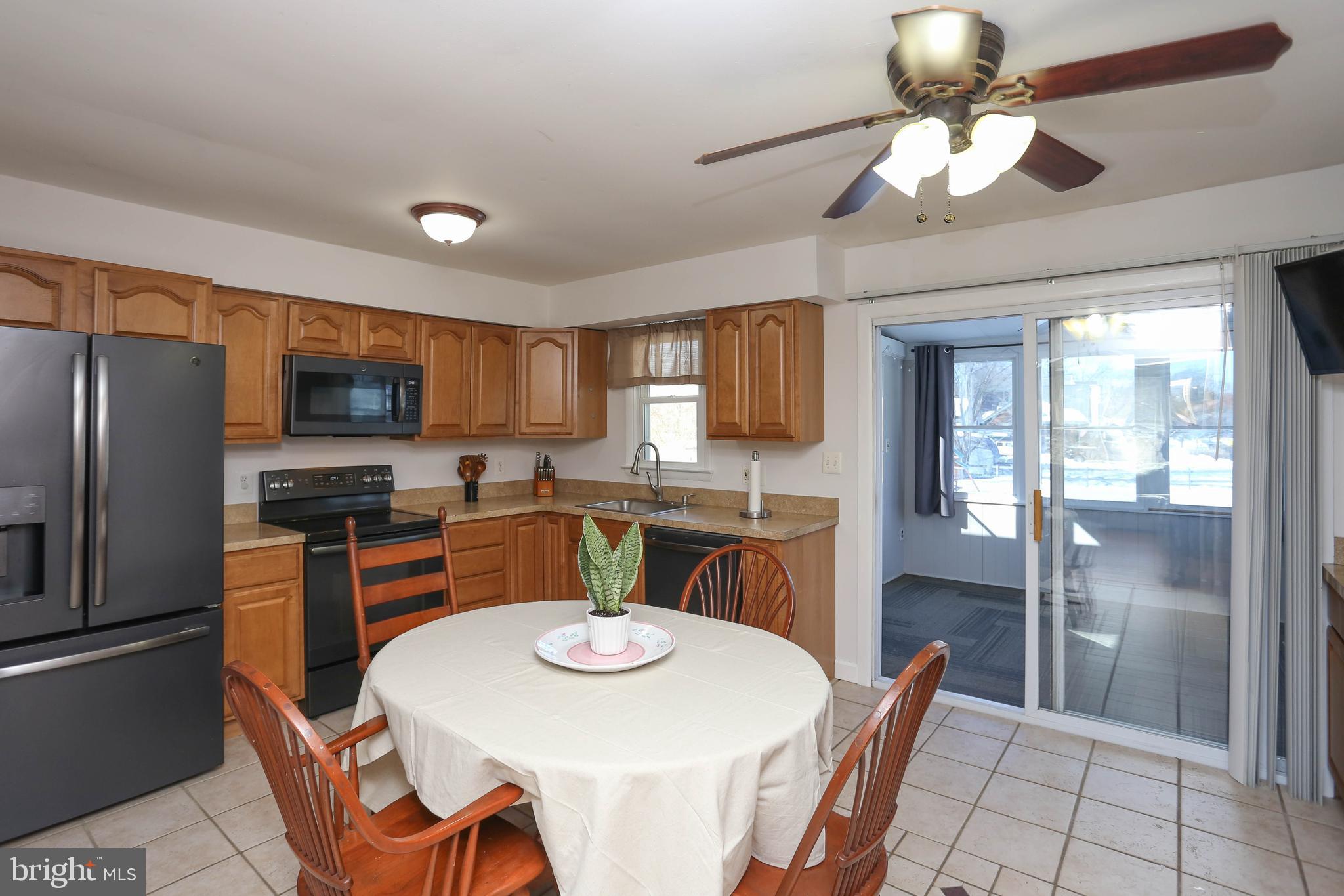 SHORELAND - Residential