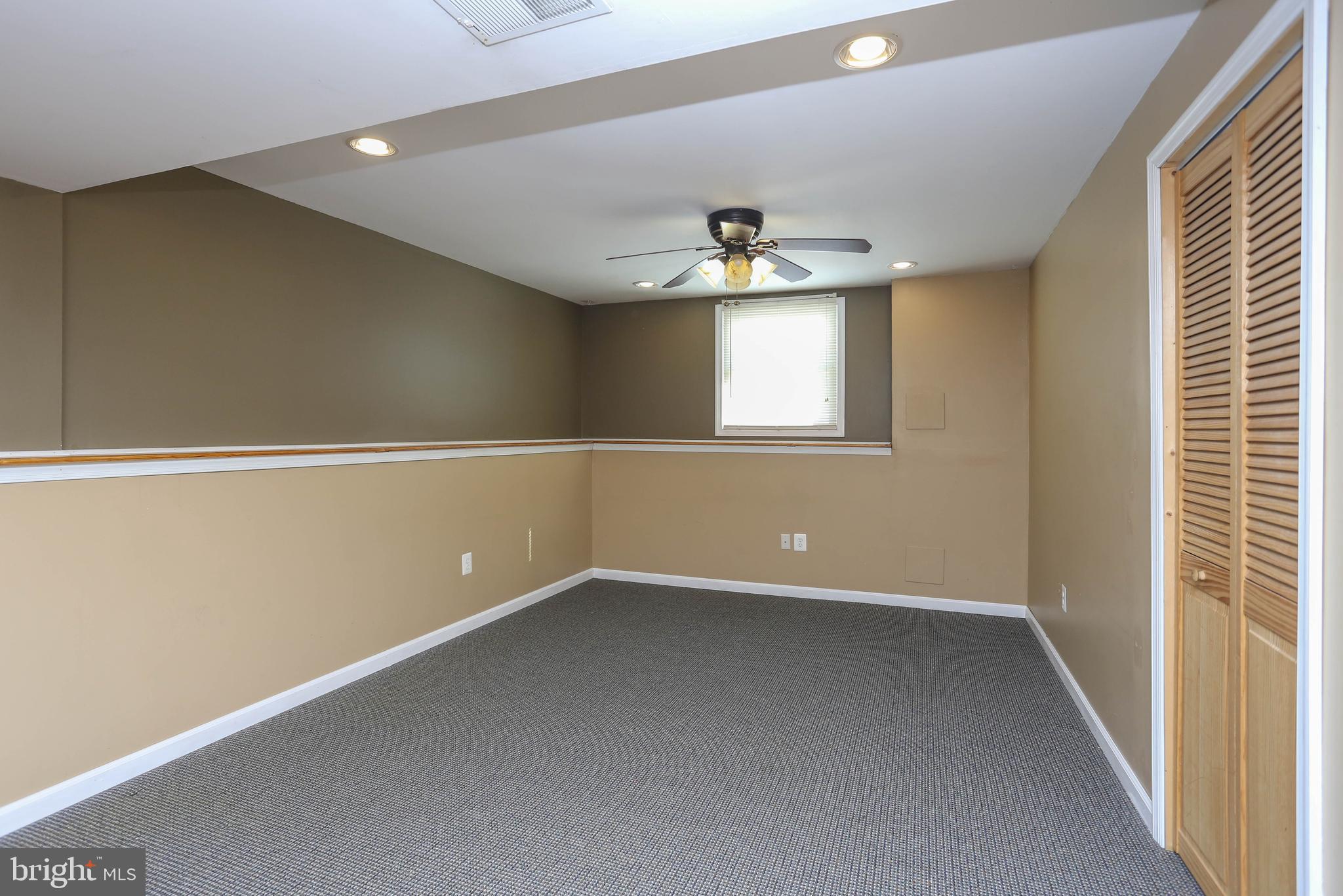 SHORELAND - Residential