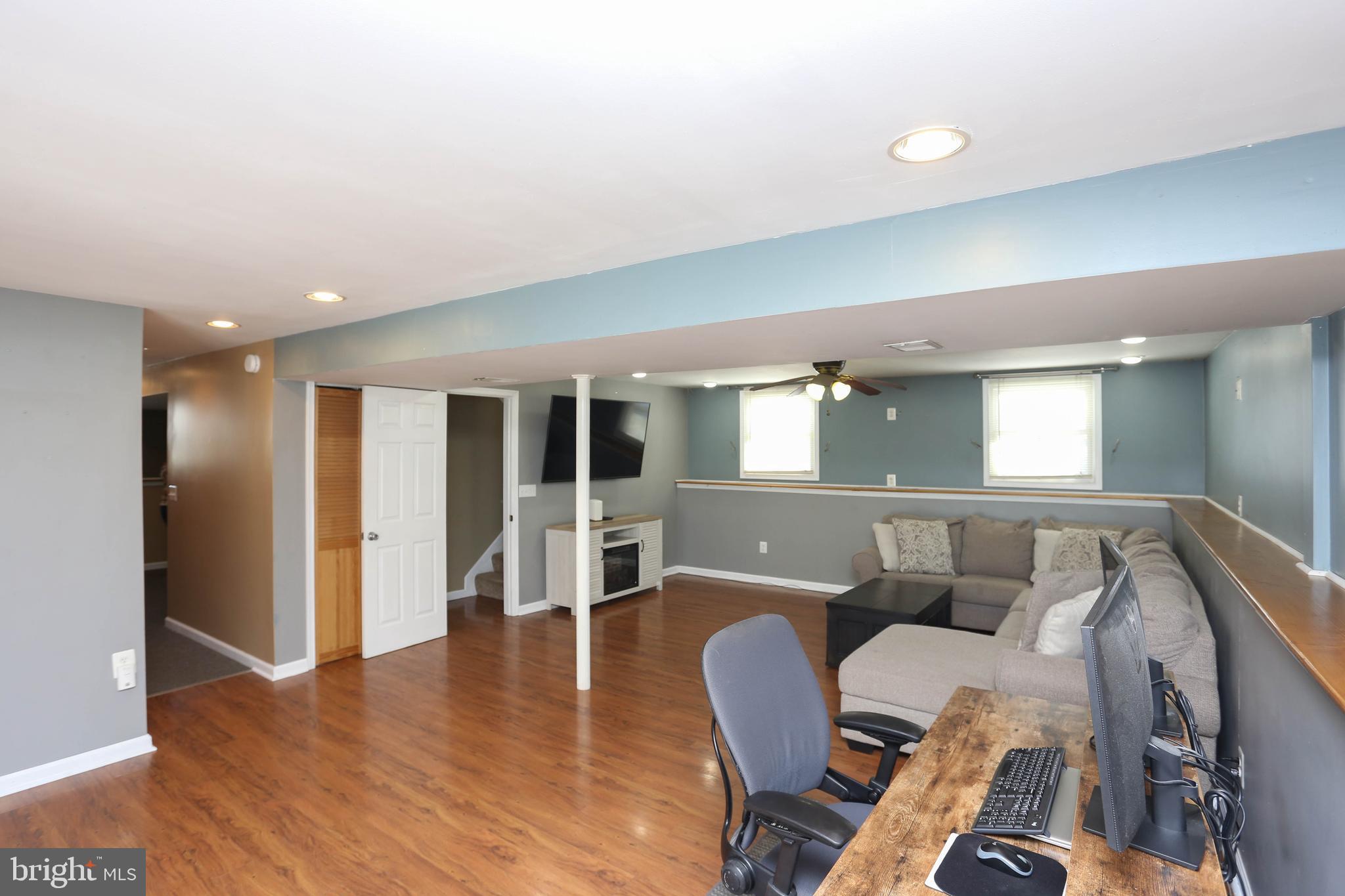 SHORELAND - Residential