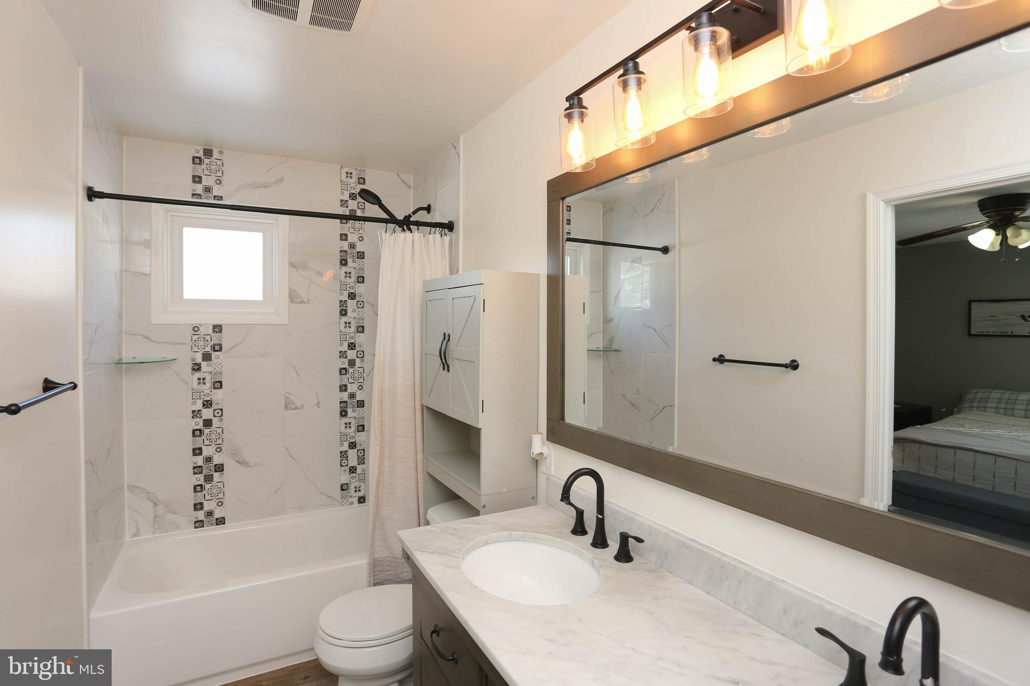 SHORELAND - Residential