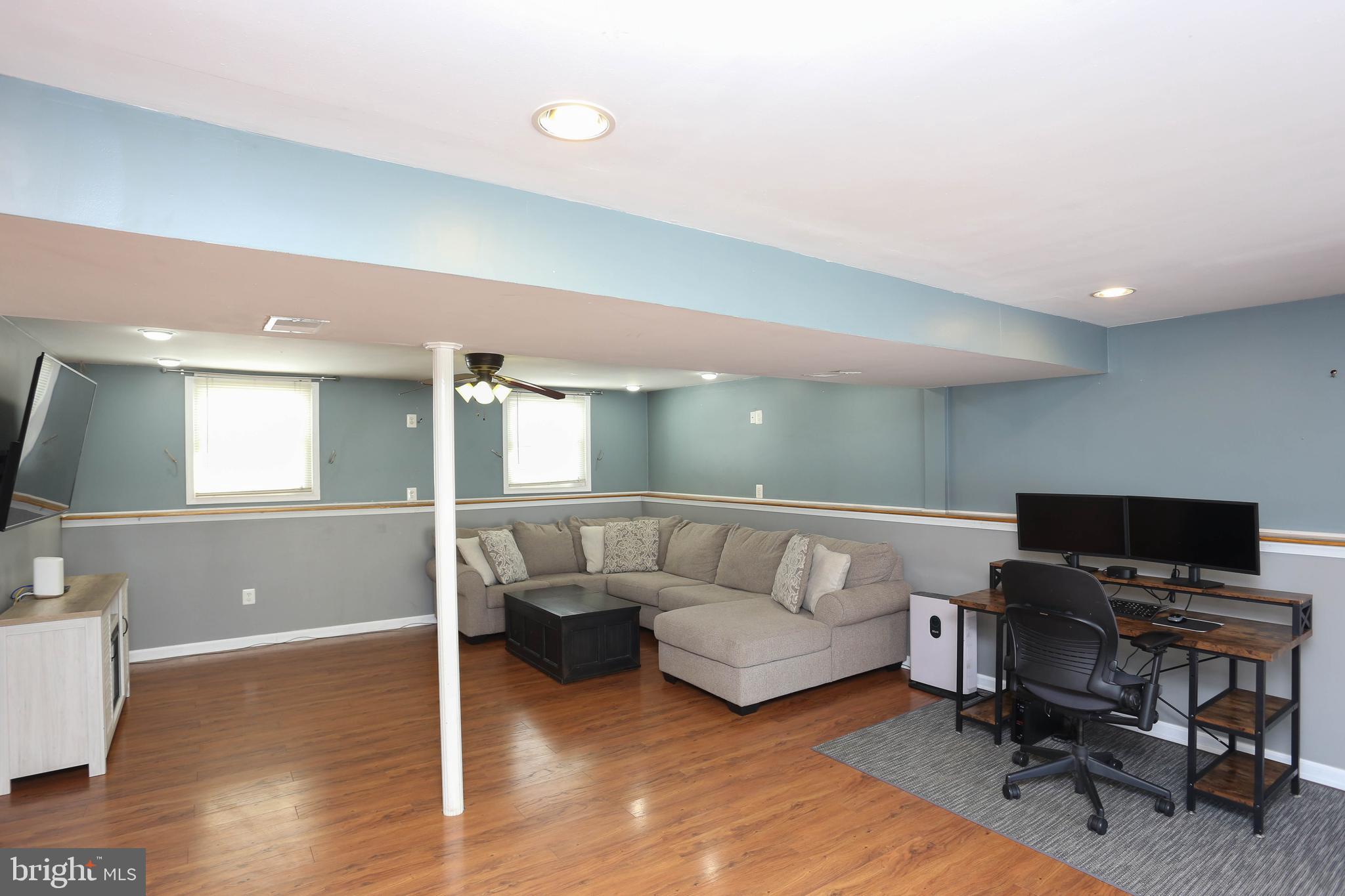 SHORELAND - Residential