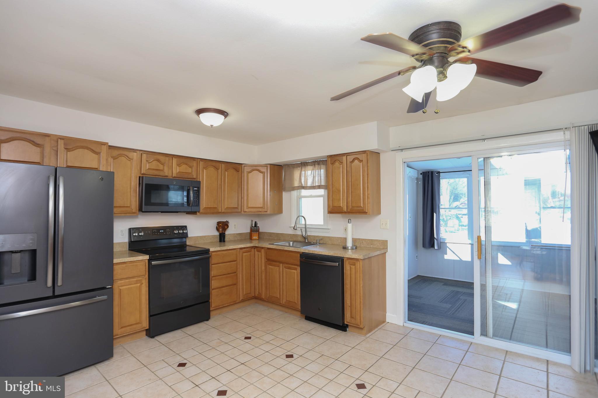 SHORELAND - Residential