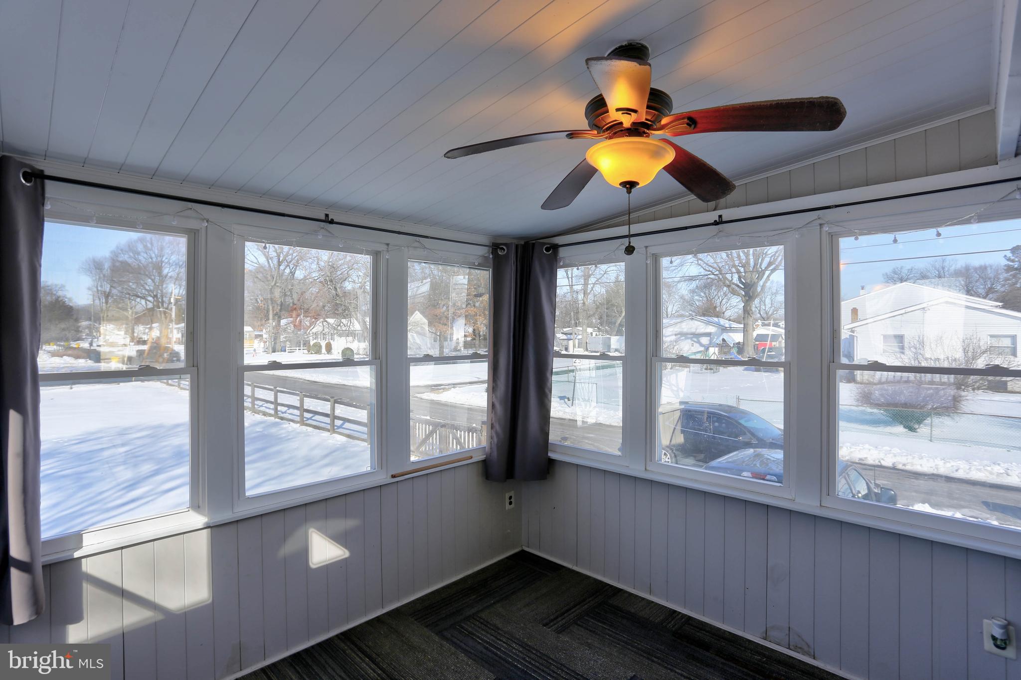 SHORELAND - Residential