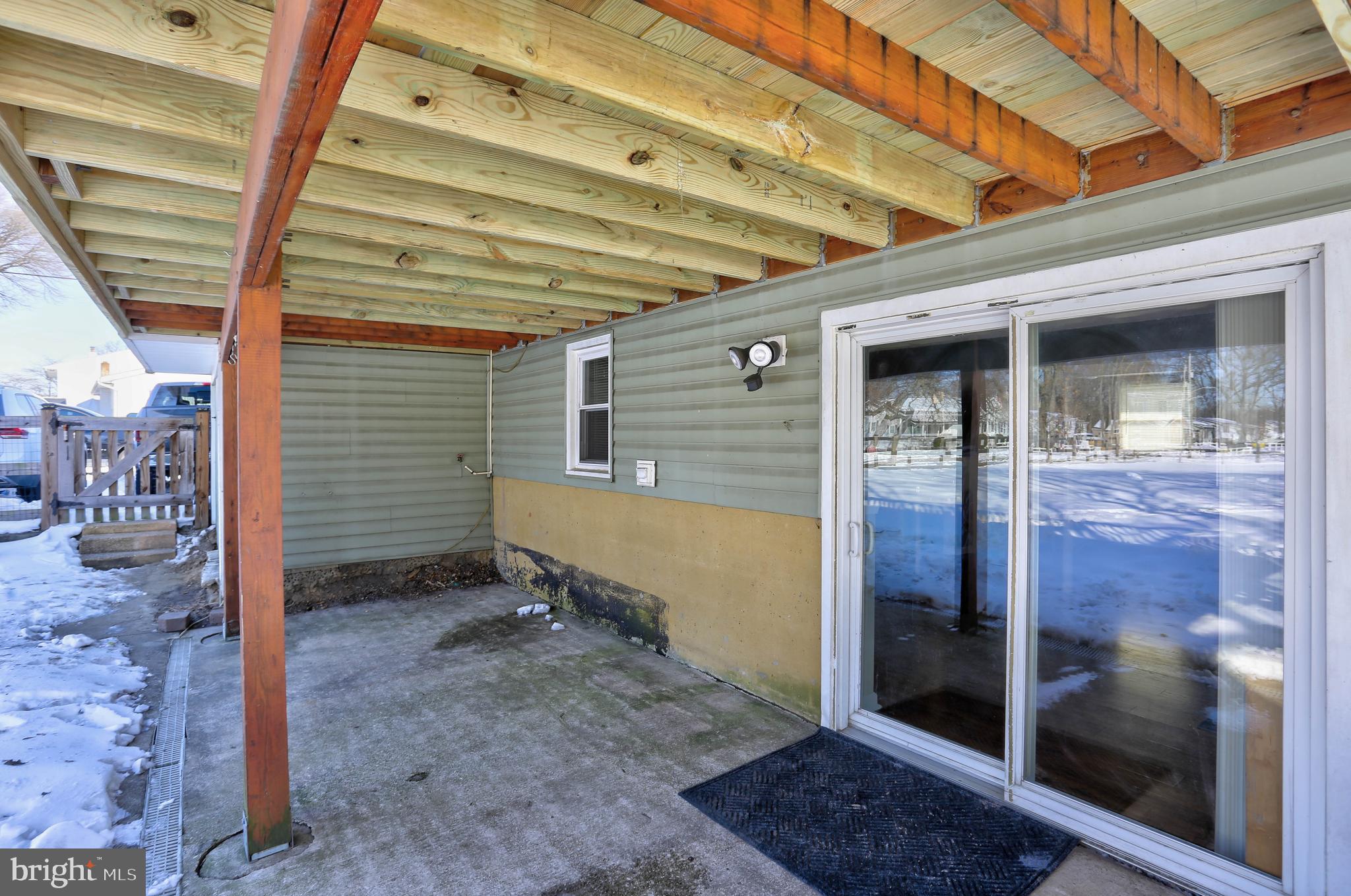 SHORELAND - Residential