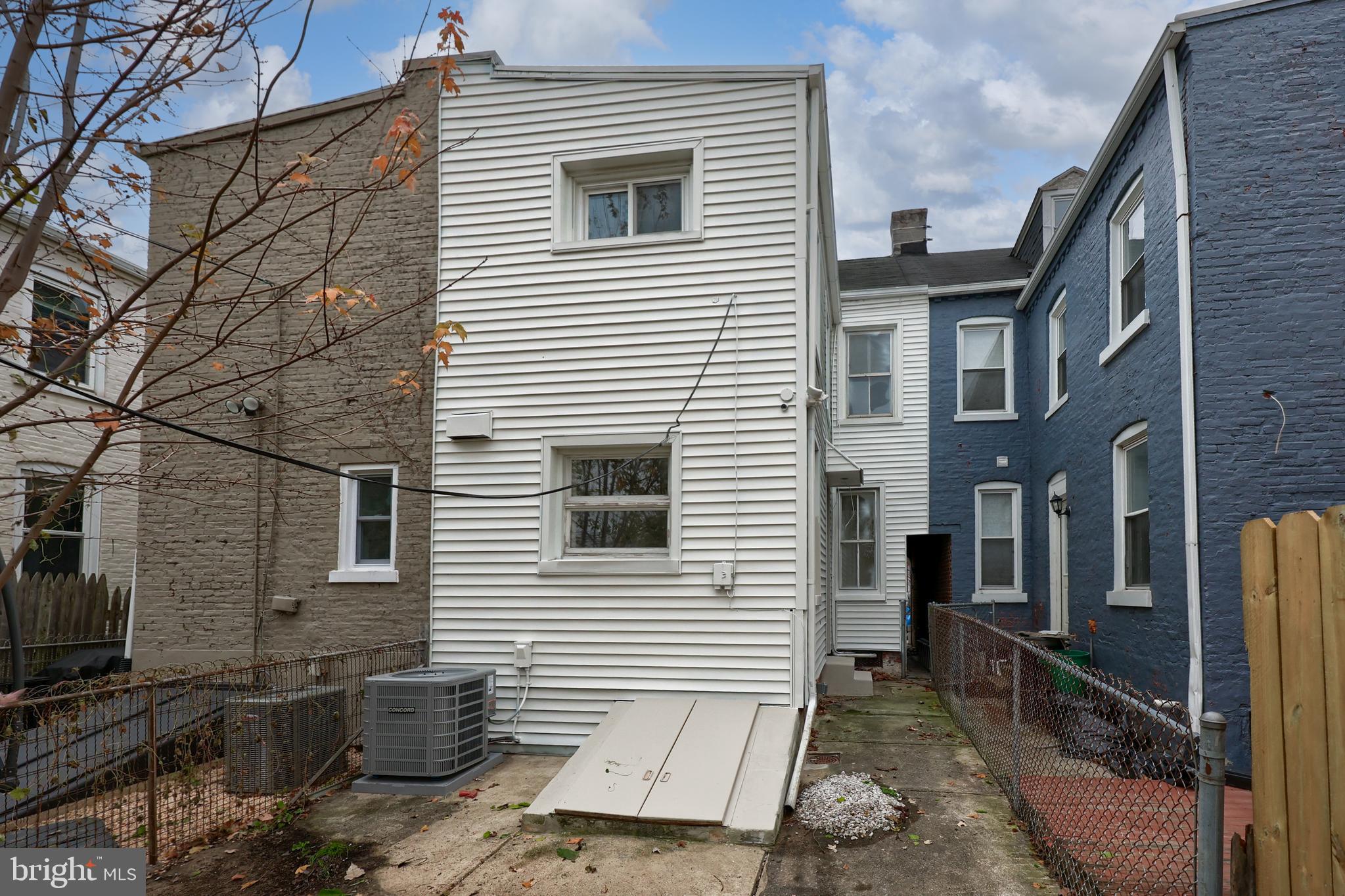 STADIUM DISTRICT - Residential