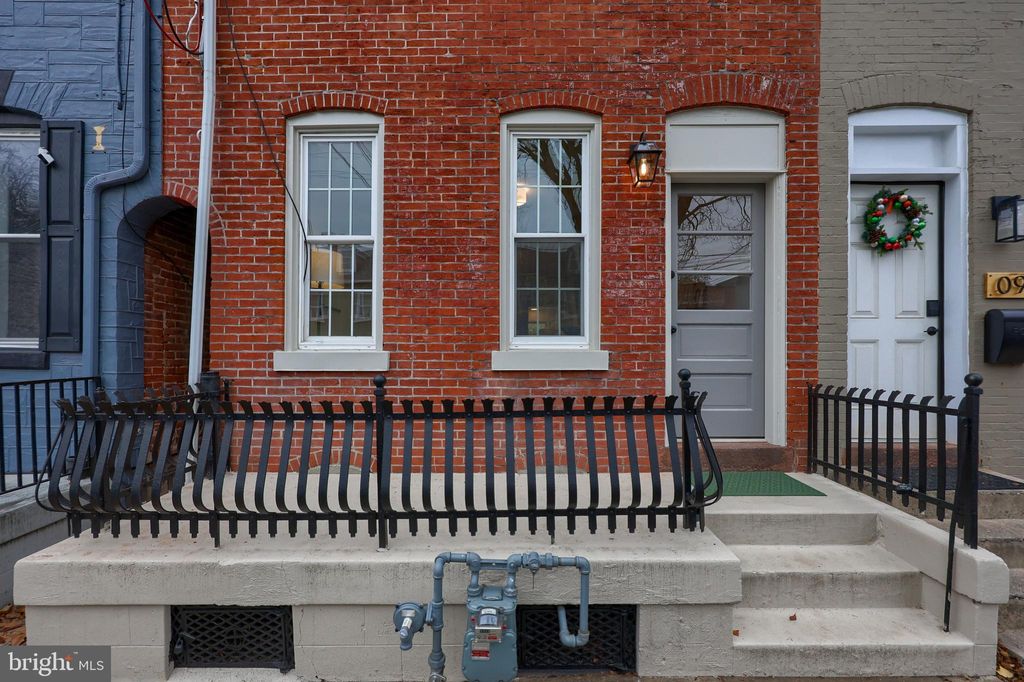 Photo of 11 W New Street, LANCASTER, PA 17603 (MLS # PALA2079292)