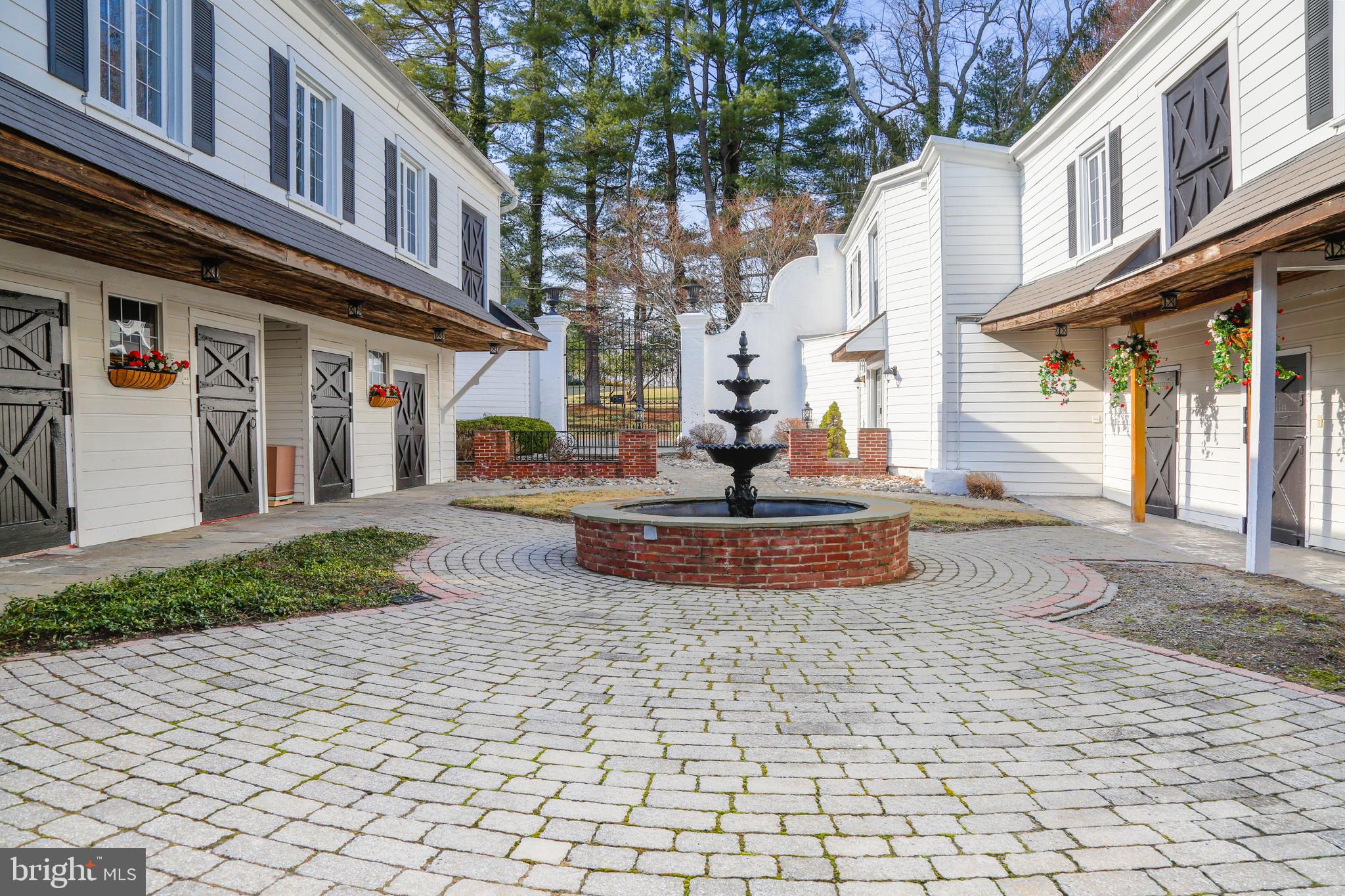 THORNBURY - Residential