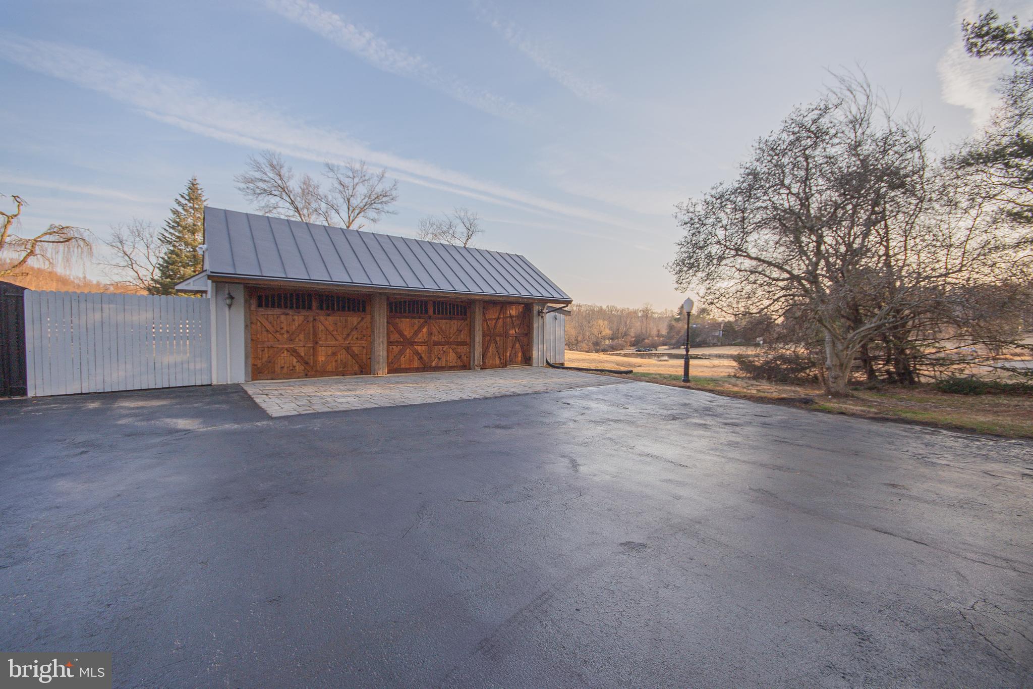 THORNBURY - Residential