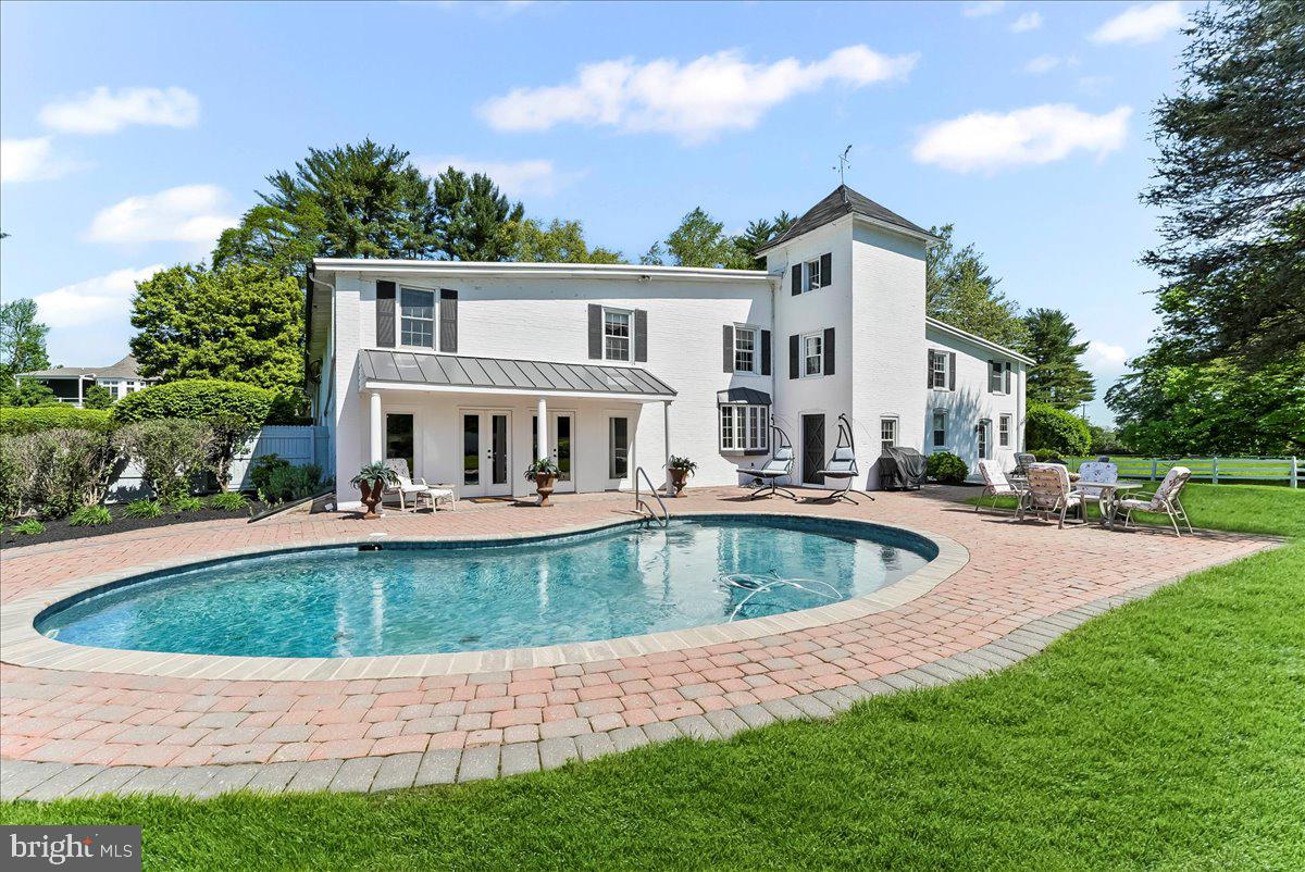 THORNBURY - Residential