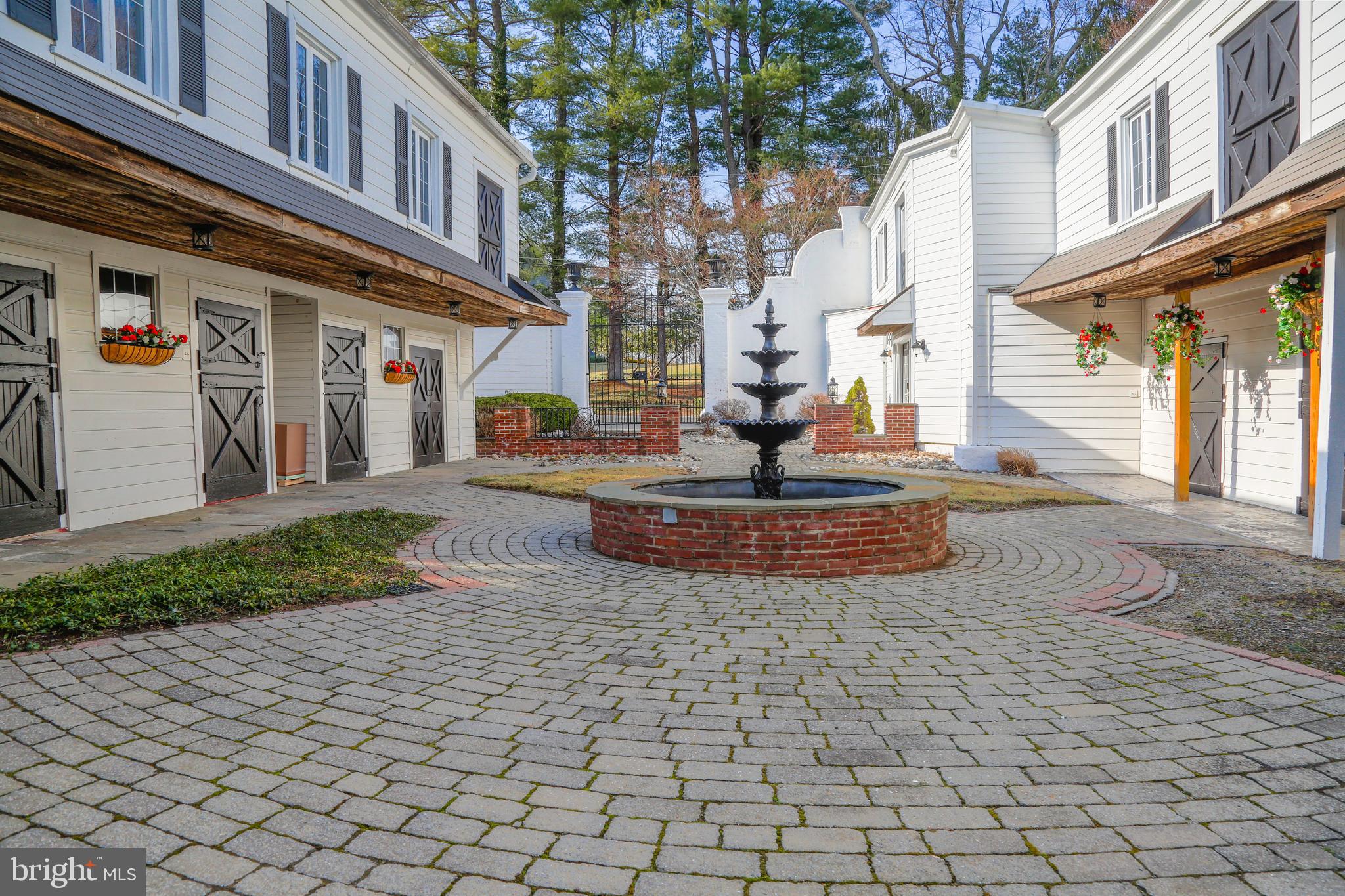 THORNBURY - Residential