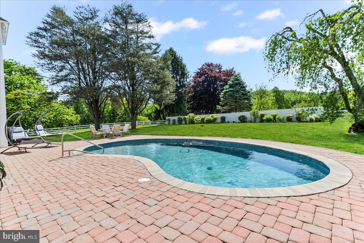 THORNBURY - Residential